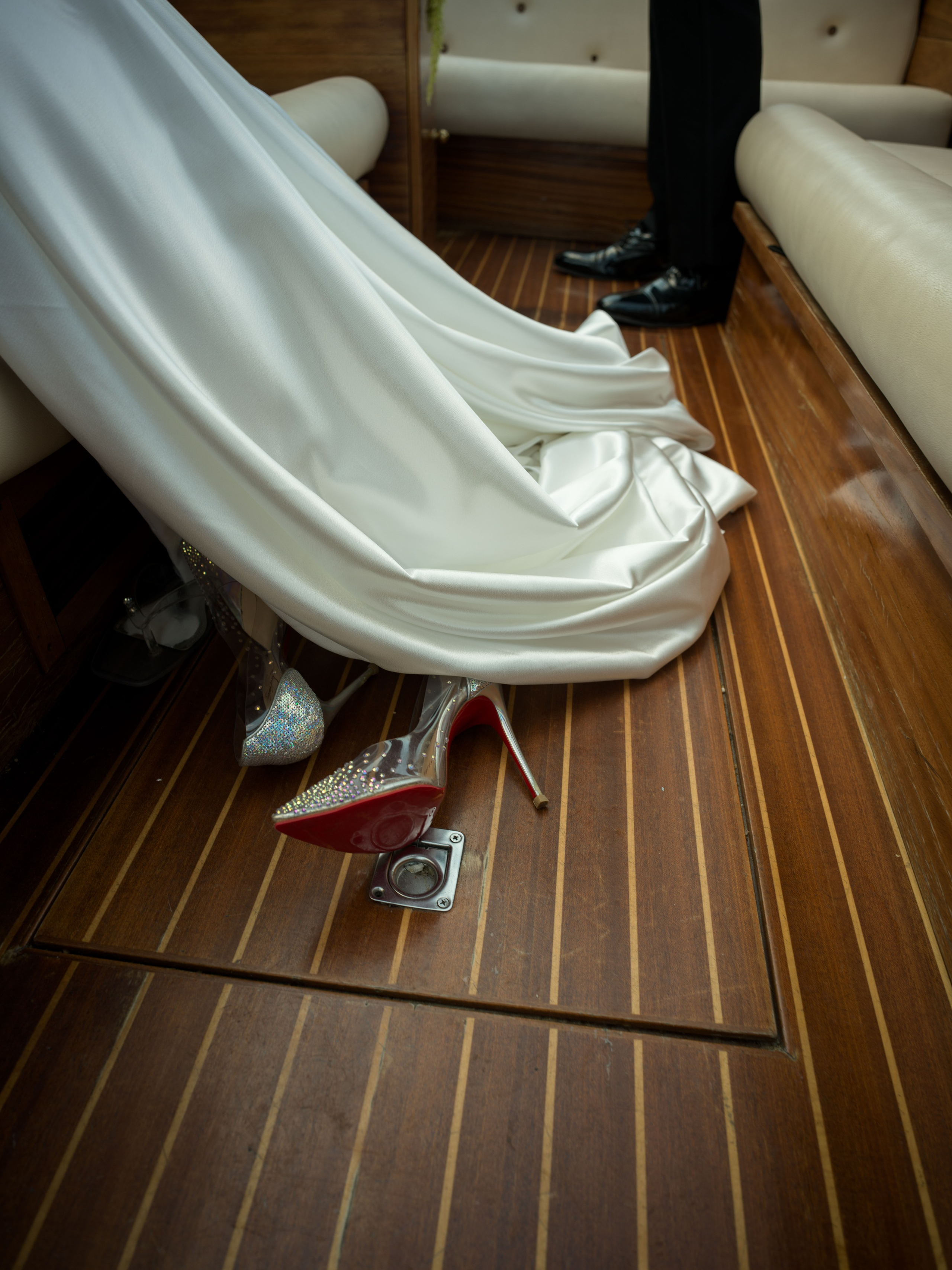 Villa Giulia Lake Como elopement photography with romantic couple portraits and the historic villa