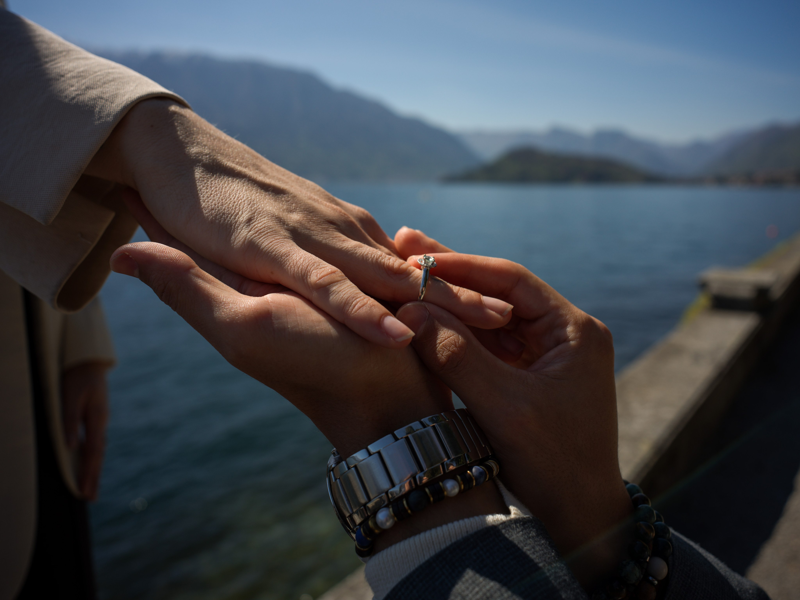 Proposal, Parco Civico Teresio Olivelli, Tremezzo, Lake Como – he puts the ring on her finger