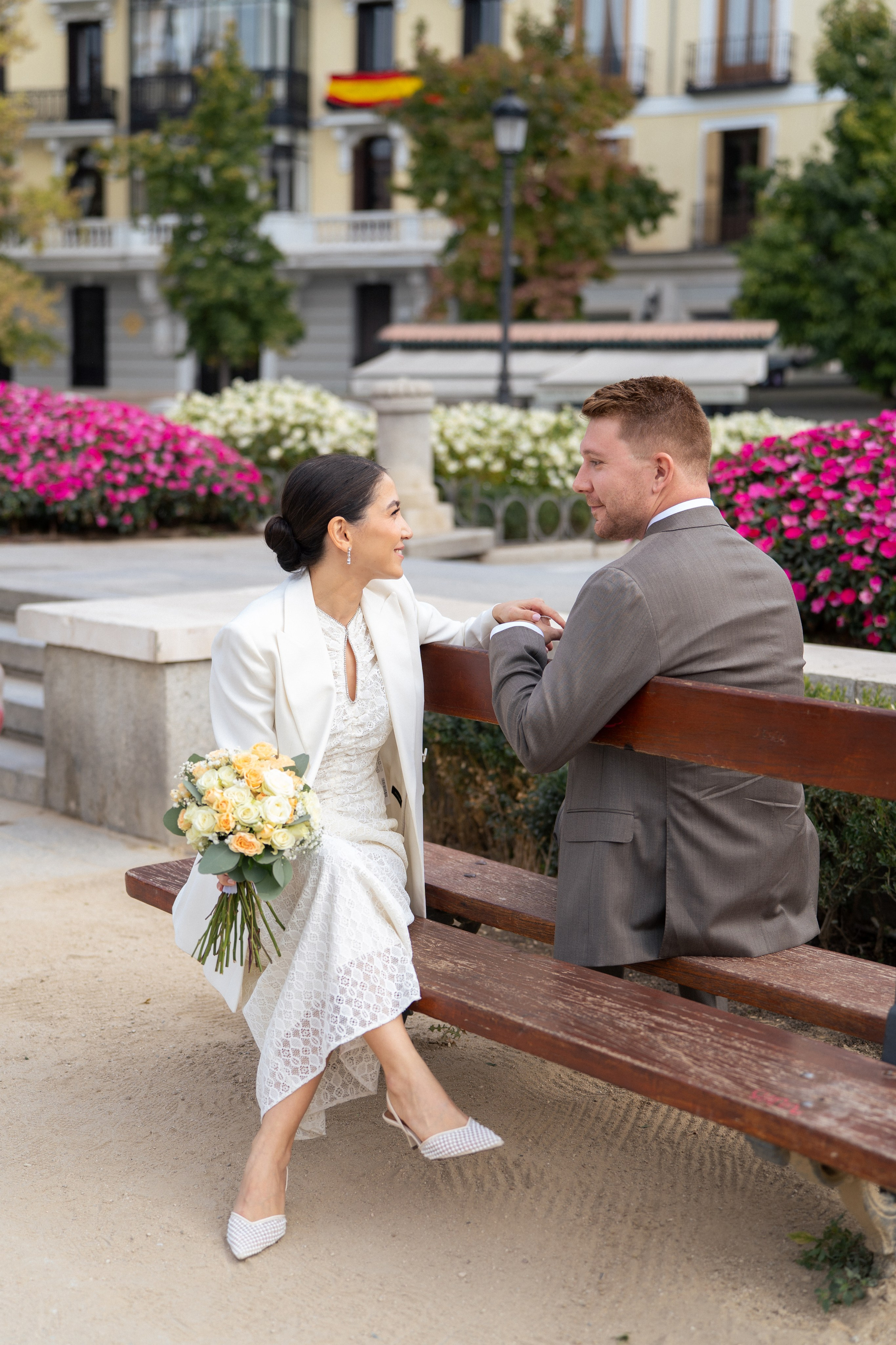 Elopement photoshoot in Madrid city centre. Fotógrafo en Madrid, España. Alyona Belyaninova