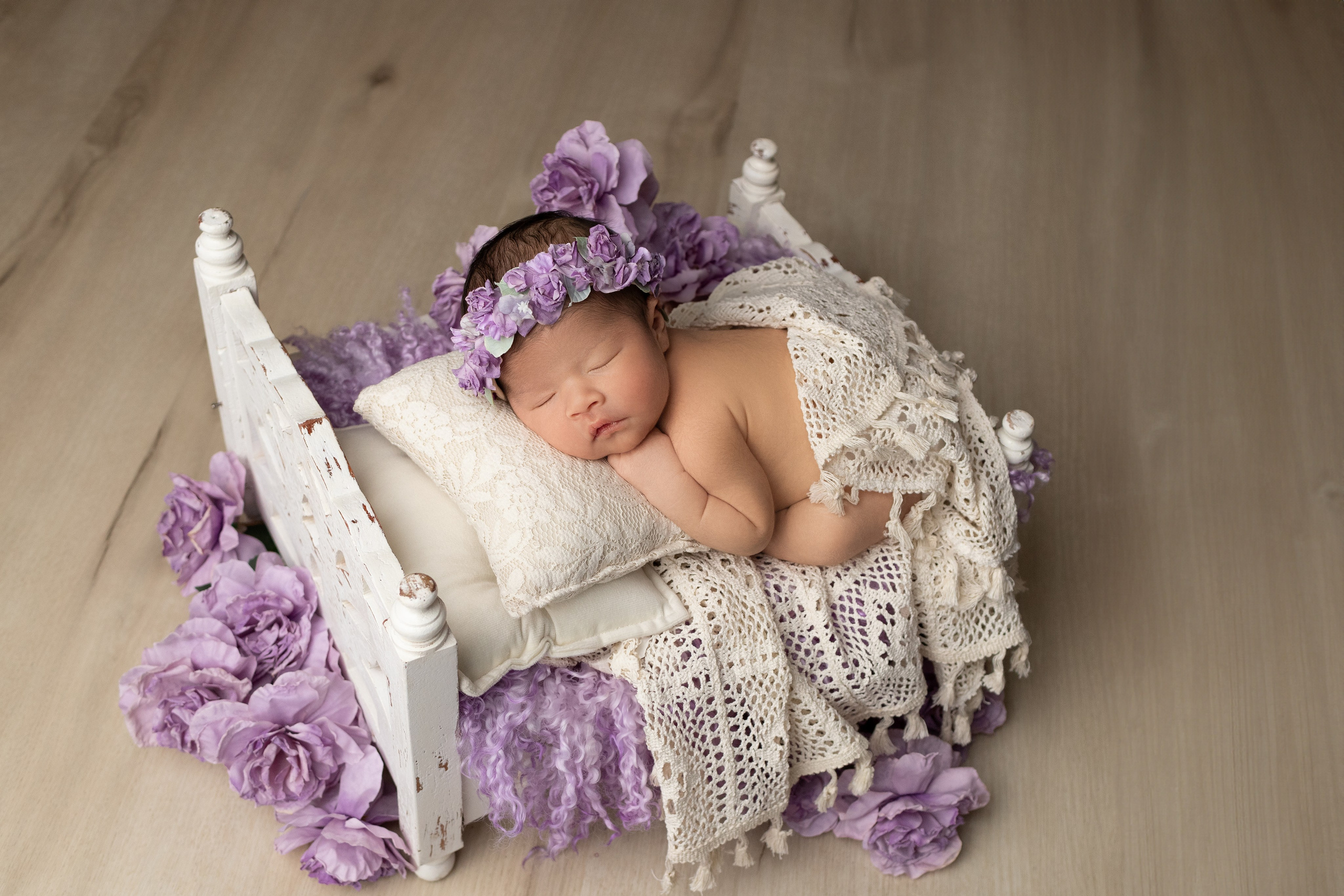 Newborn Classic. Mary Newborn Photo