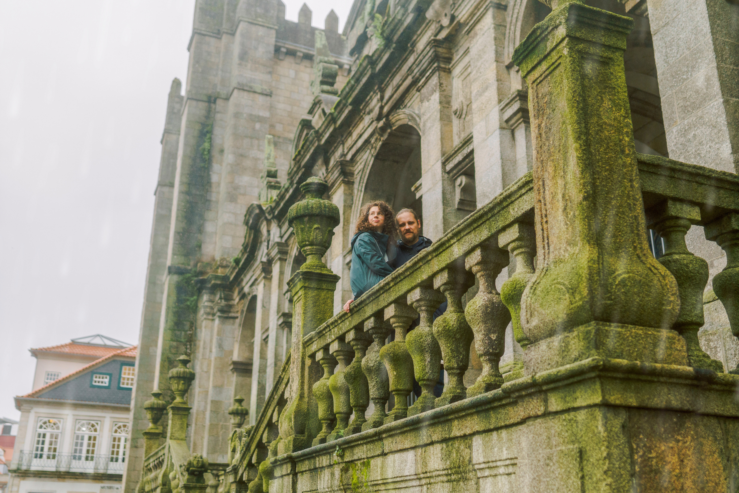 Daria & Max in Porto and Vila Nova de Gaia. Porto Travel Photographer | Couples & Vacation Photos in Portugal — WePortugal