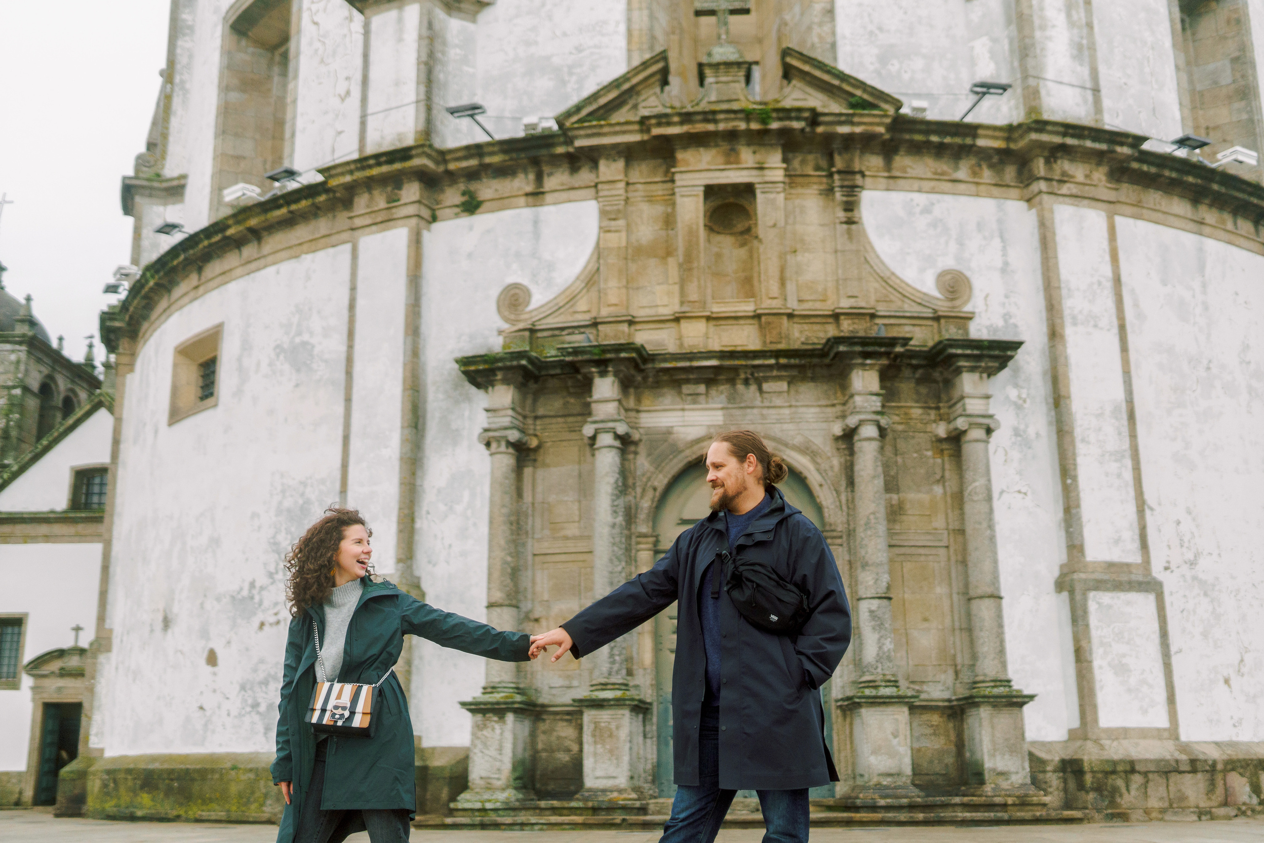 Daria & Max in Porto and Vila Nova de Gaia. Porto Travel Photographer | Couples & Vacation Photos in Portugal — WePortugal