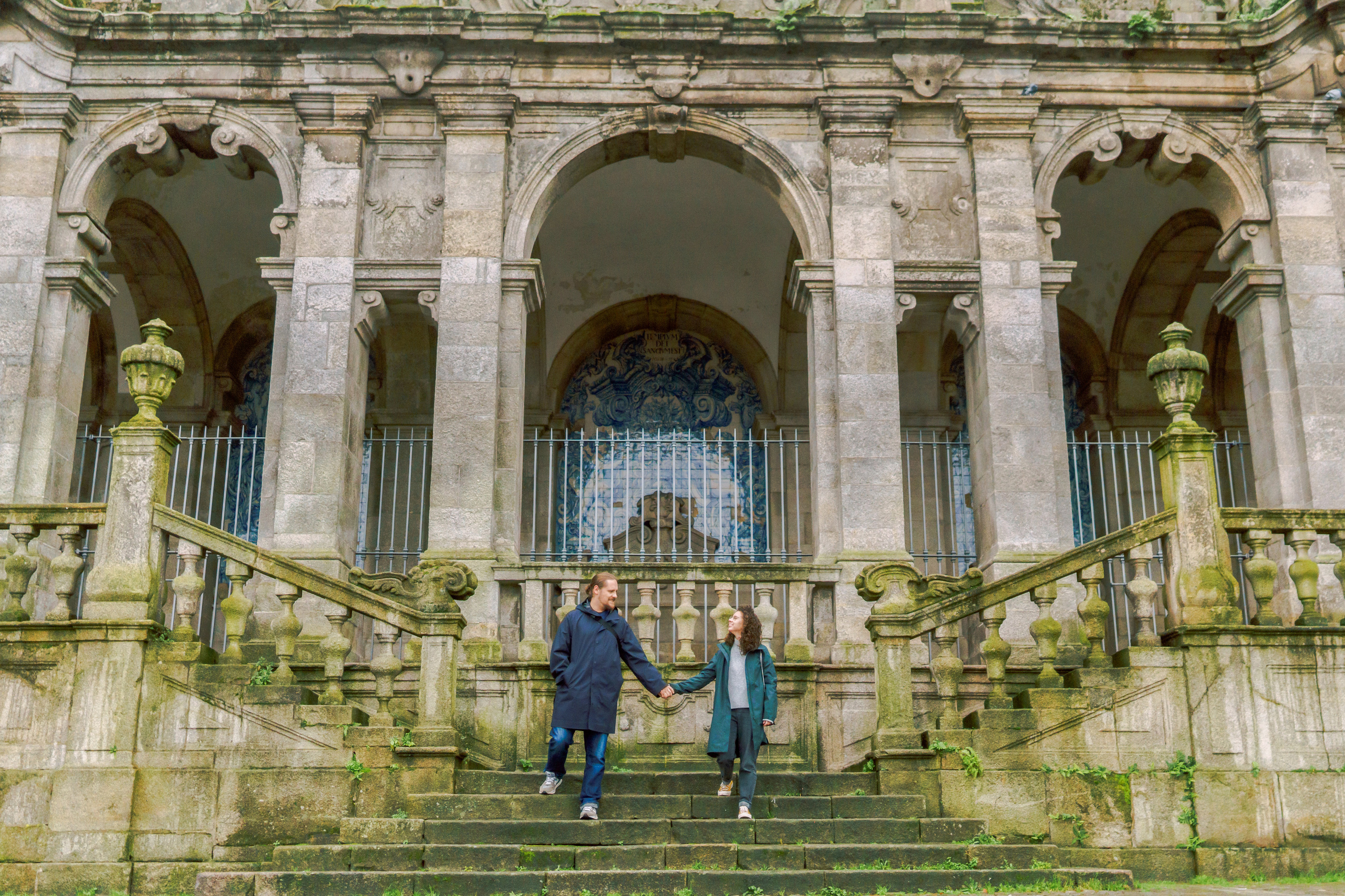 Daria & Max in Porto and Vila Nova de Gaia. Porto Travel Photographer | Couples & Vacation Photos in Portugal — WePortugal