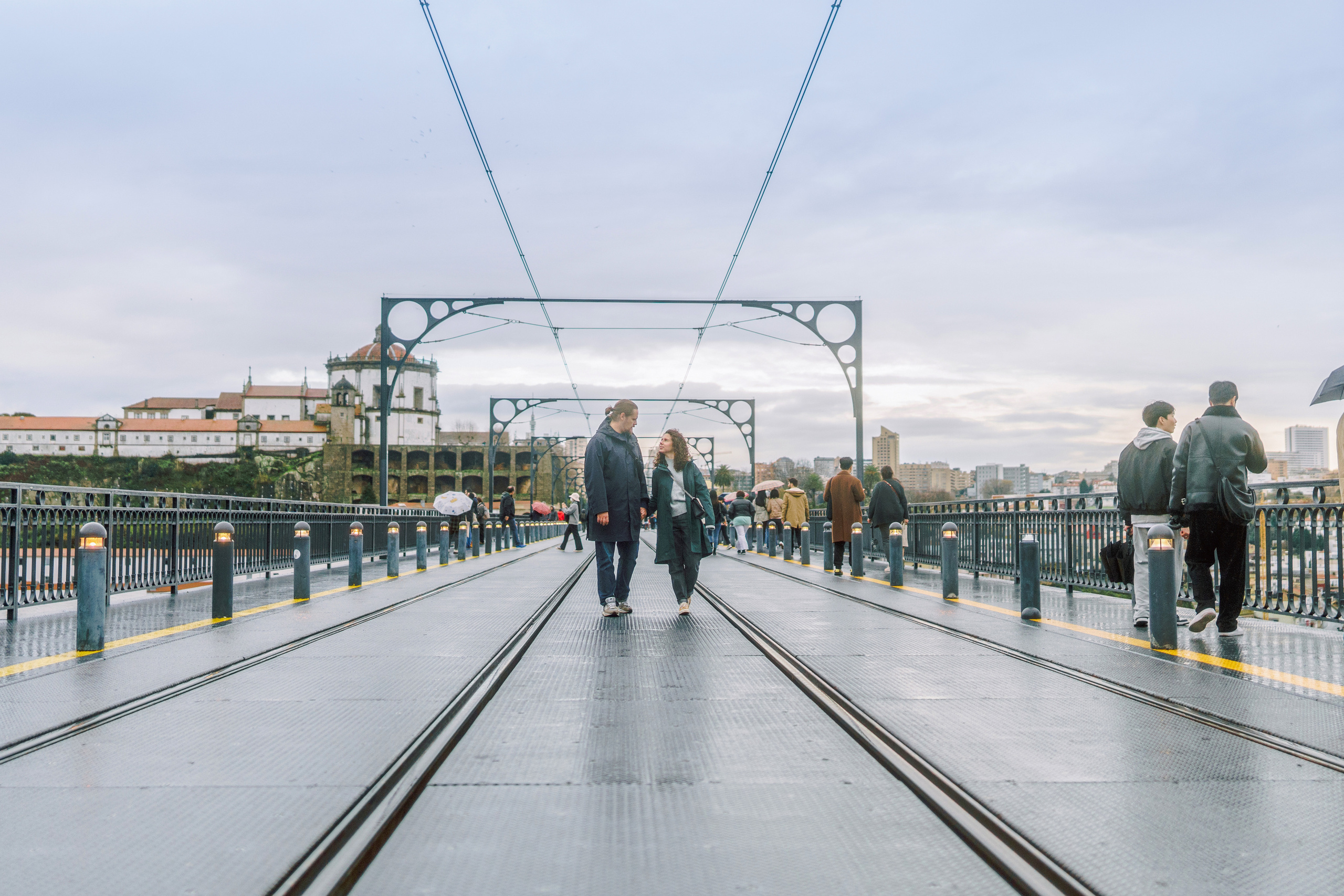 Daria & Max in Porto and Vila Nova de Gaia. Porto Travel Photographer | Couples & Vacation Photos in Portugal — WePortugal