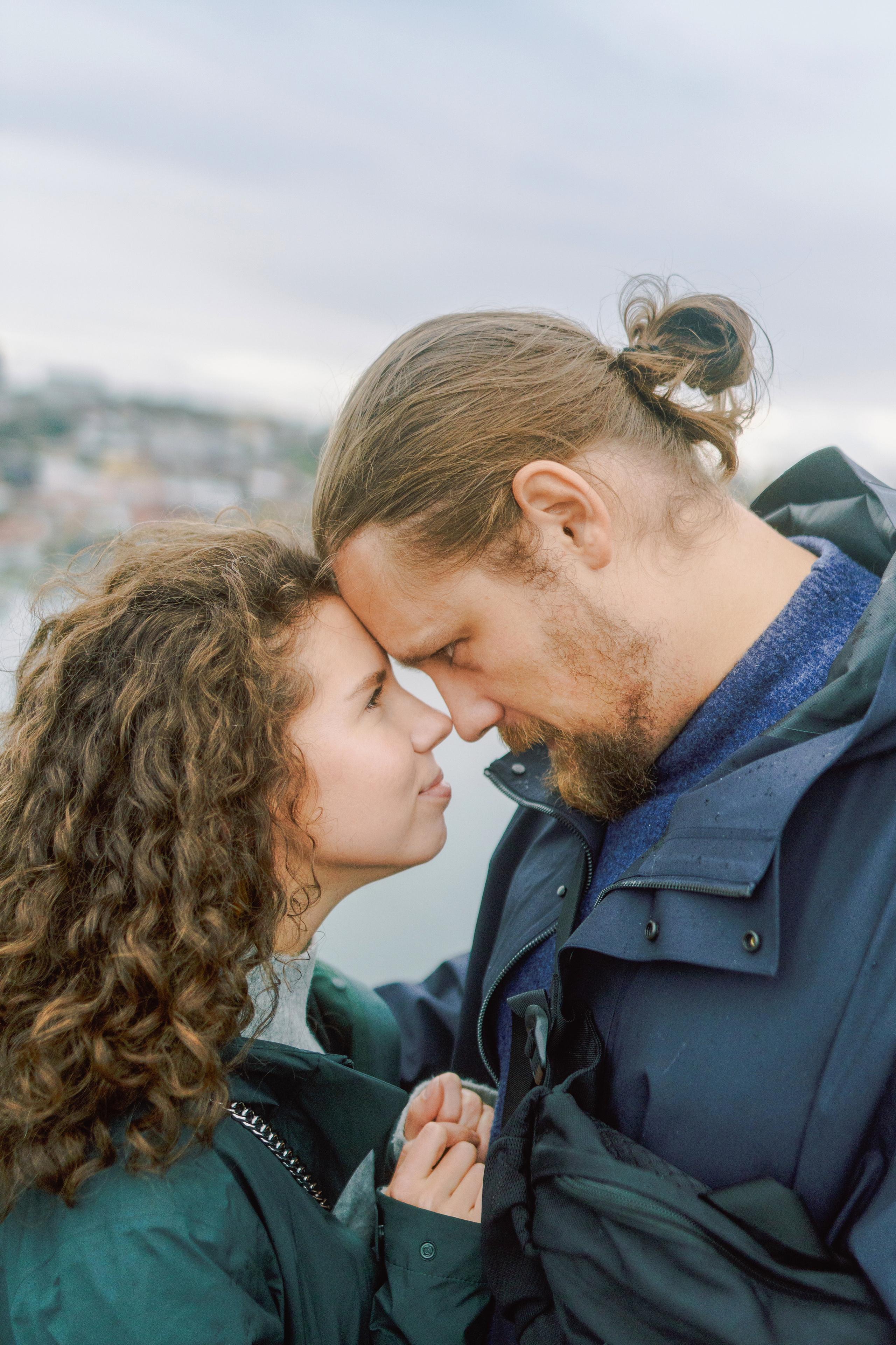 Daria & Max in Porto and Vila Nova de Gaia. Porto Travel Photographer | Couples & Vacation Photos in Portugal — WePortugal