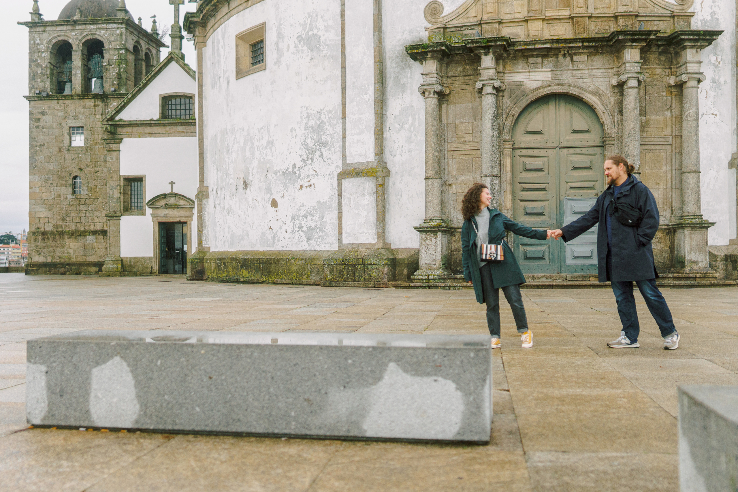 Daria & Max in Porto and Vila Nova de Gaia. Porto Travel Photographer | Couples & Vacation Photos in Portugal — WePortugal