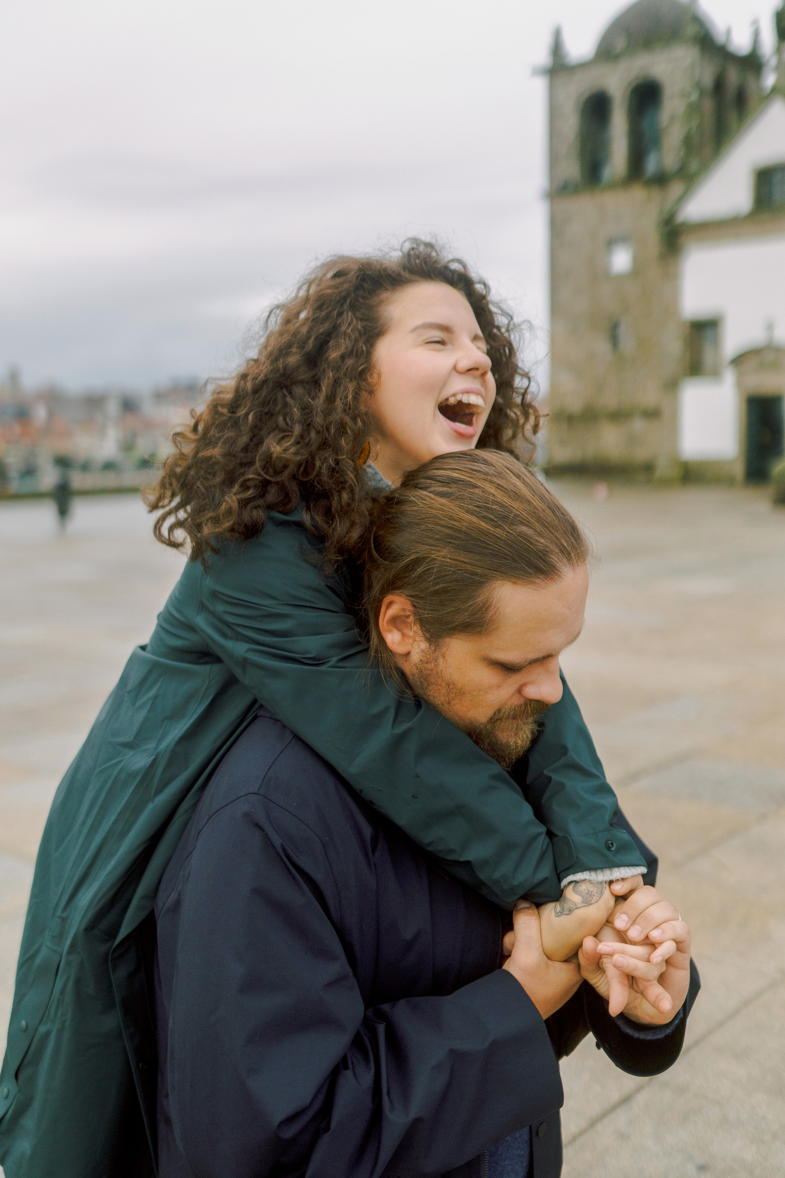 Daria & Max in Porto and Vila Nova de Gaia. Porto Travel Photographer | Couples & Vacation Photos in Portugal — WePortugal