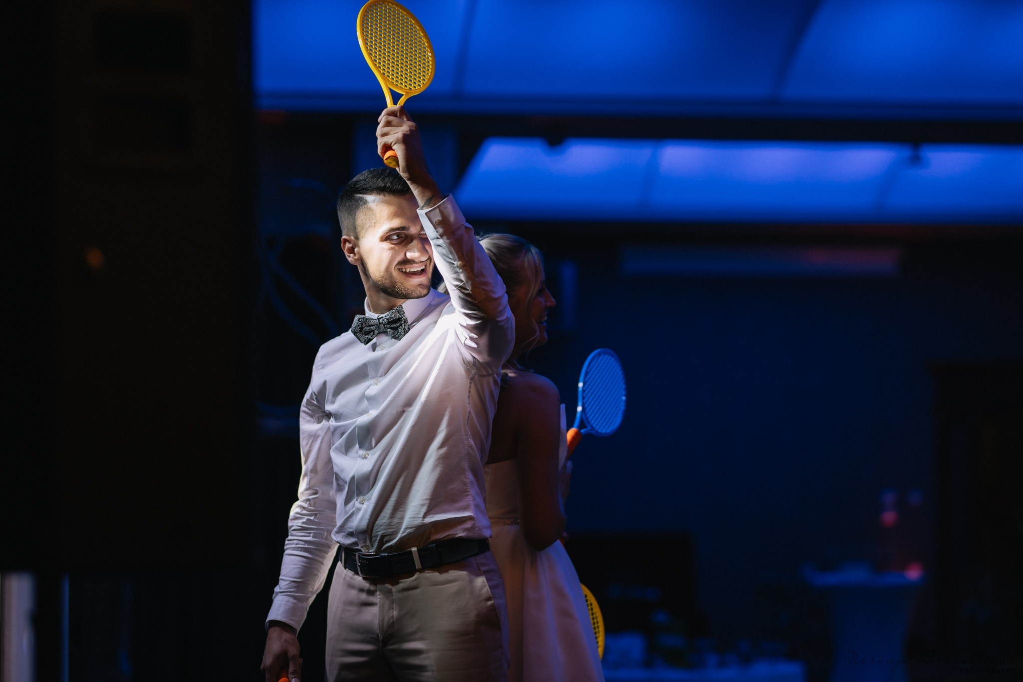 Vestuvinė fotosesija Kaune, Vienybės aikštėje, prie Lietuvos banko