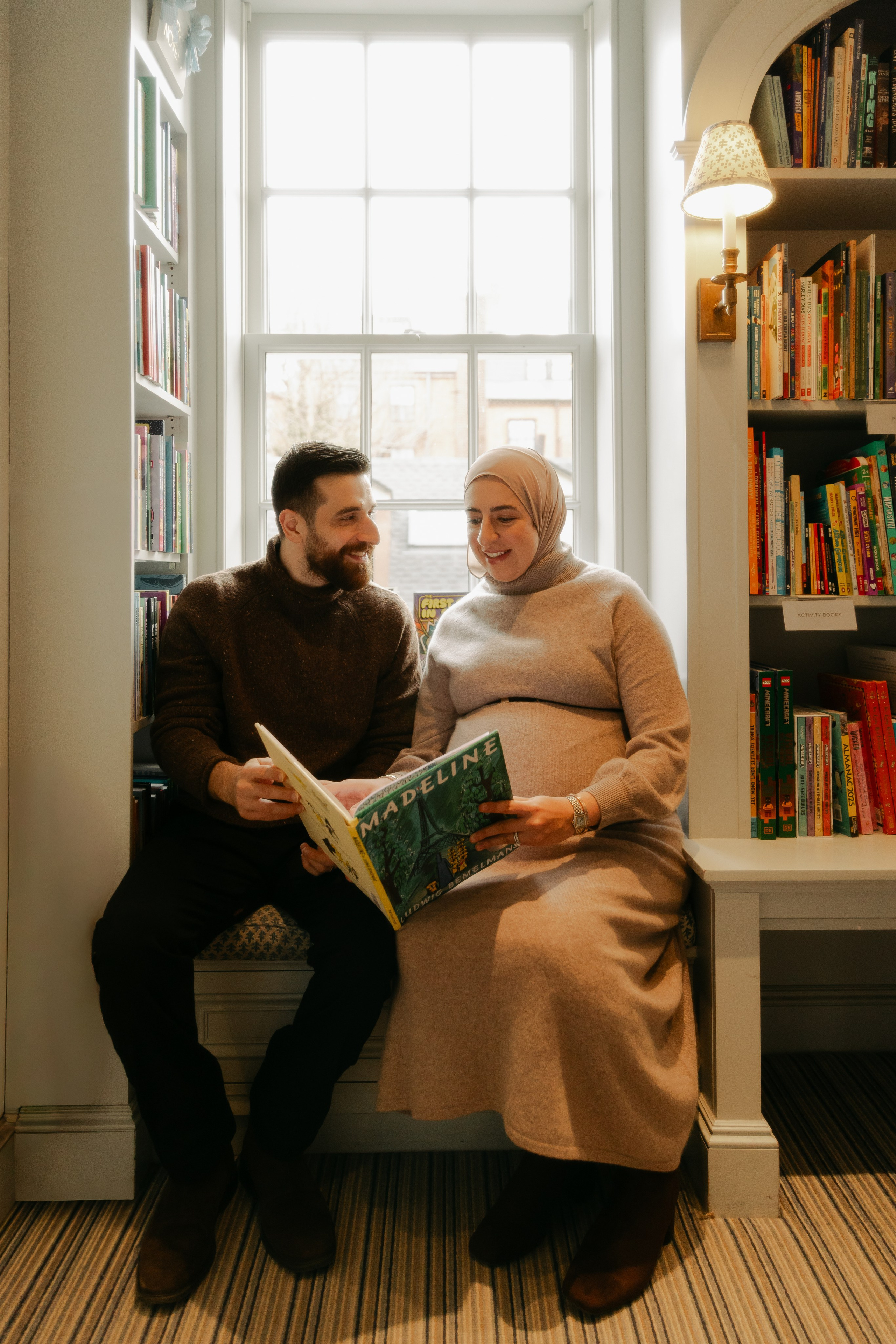 Winter Pregnancy Photoshoot | Bacon Hill, Boston
