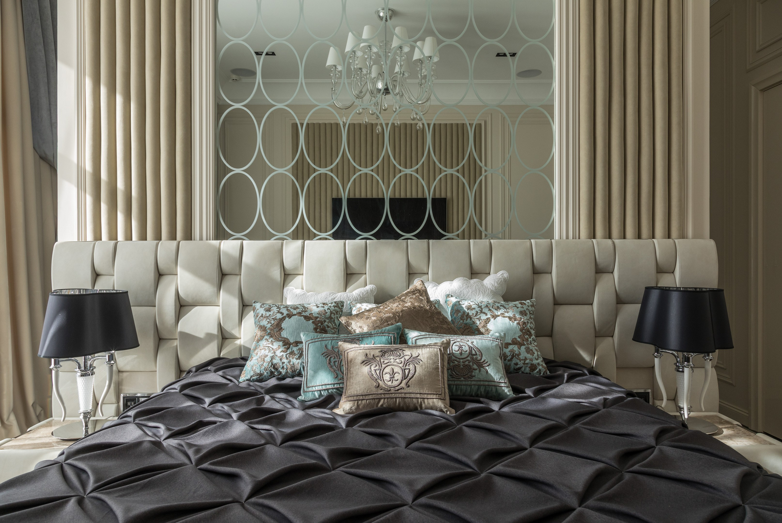 Classic style bedroom interior - photographer Andrey Dunin