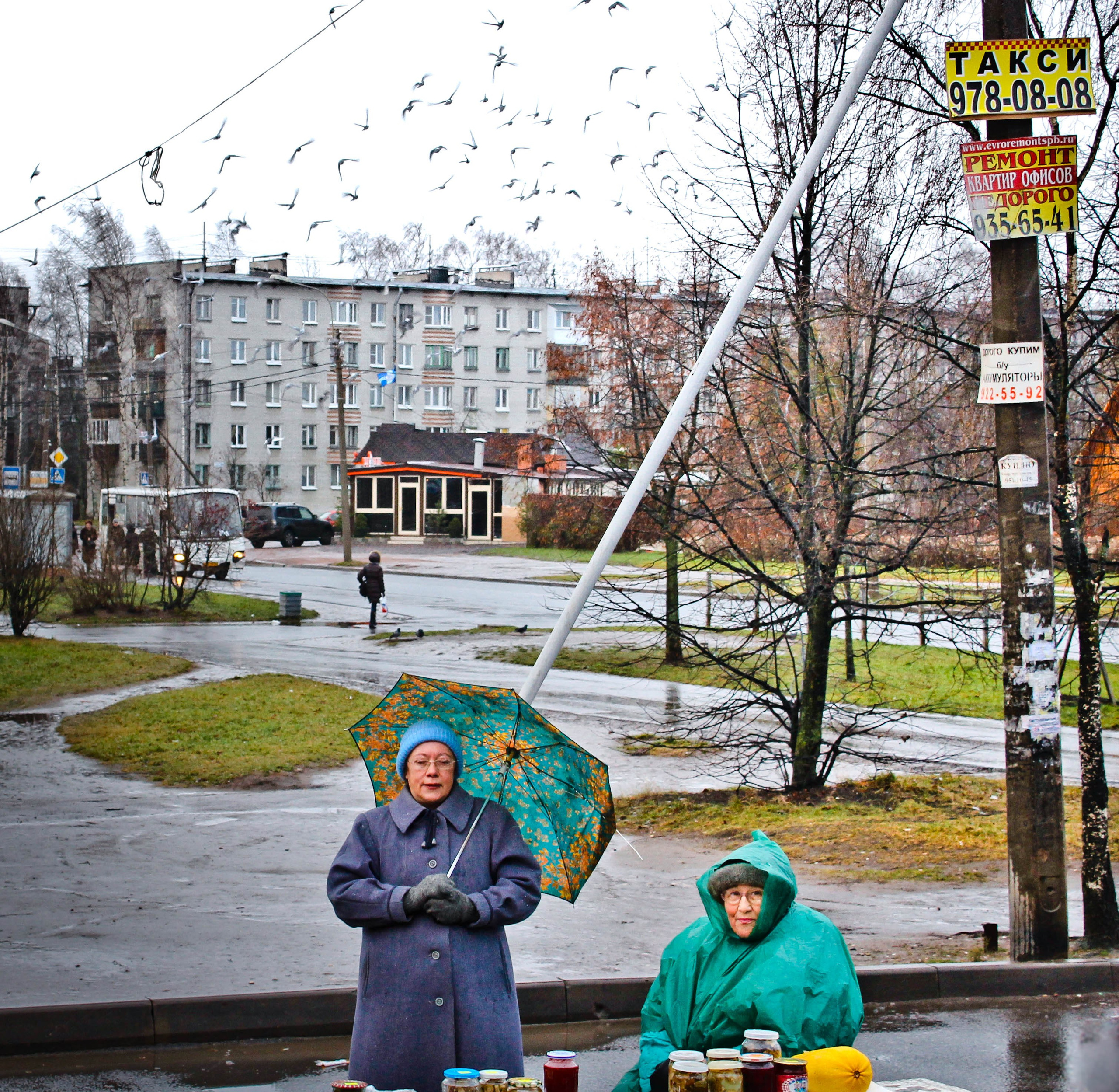 2011. Стрит-фотография, полная абсурда, идиотизма и красоты