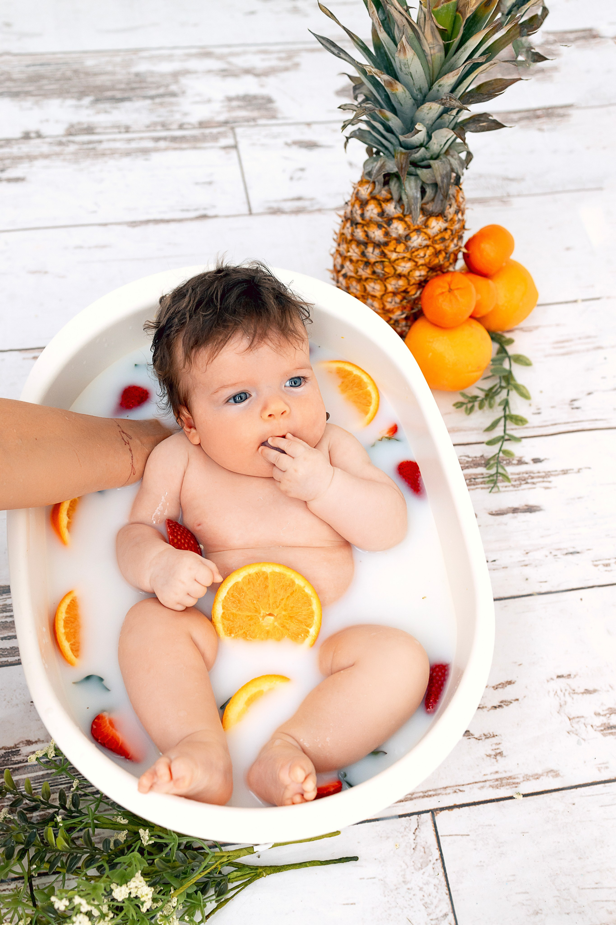 Milk bath. Anaeliseevaphoto.com