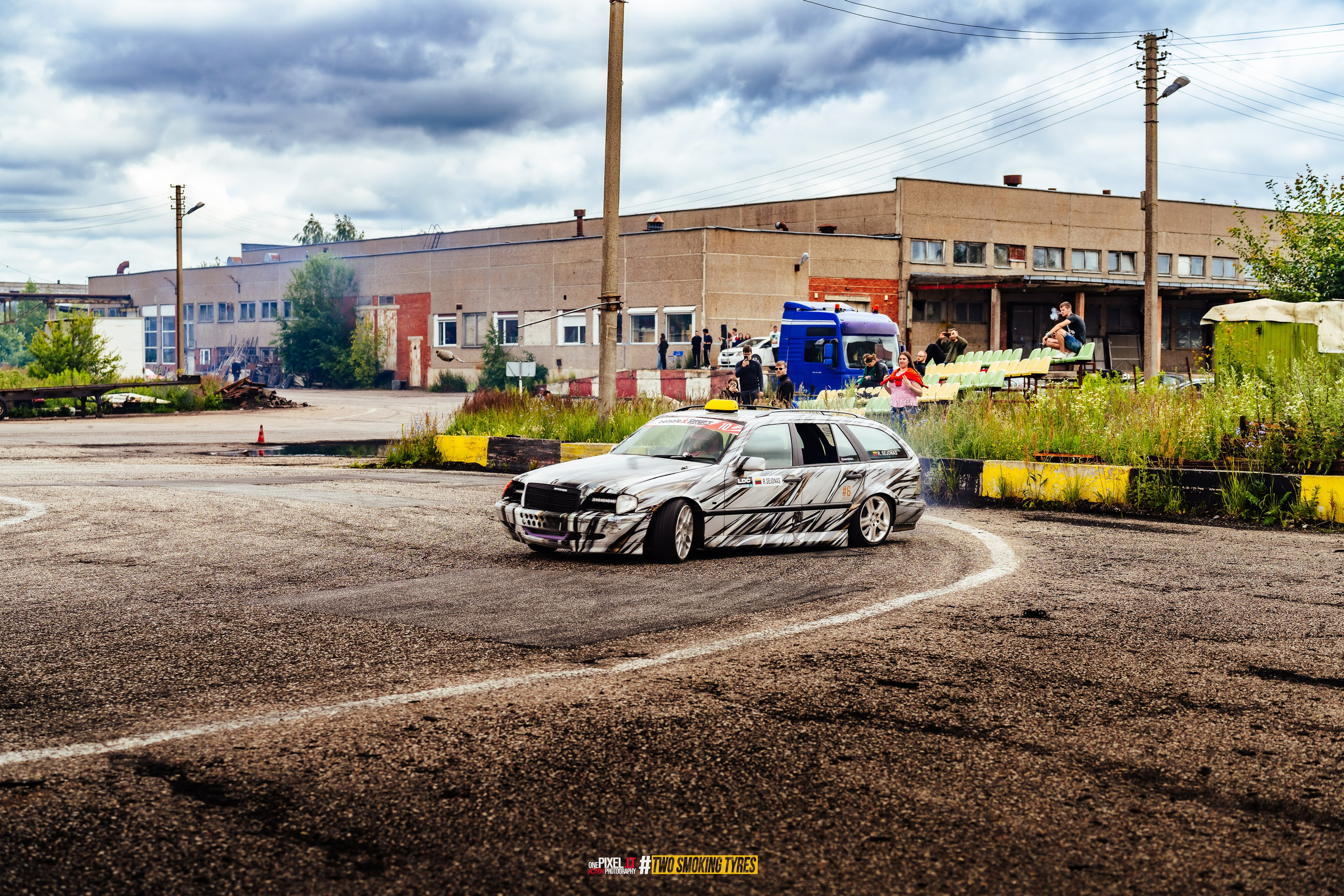 Side to Side #DRIFTDAY. OnePIXEL