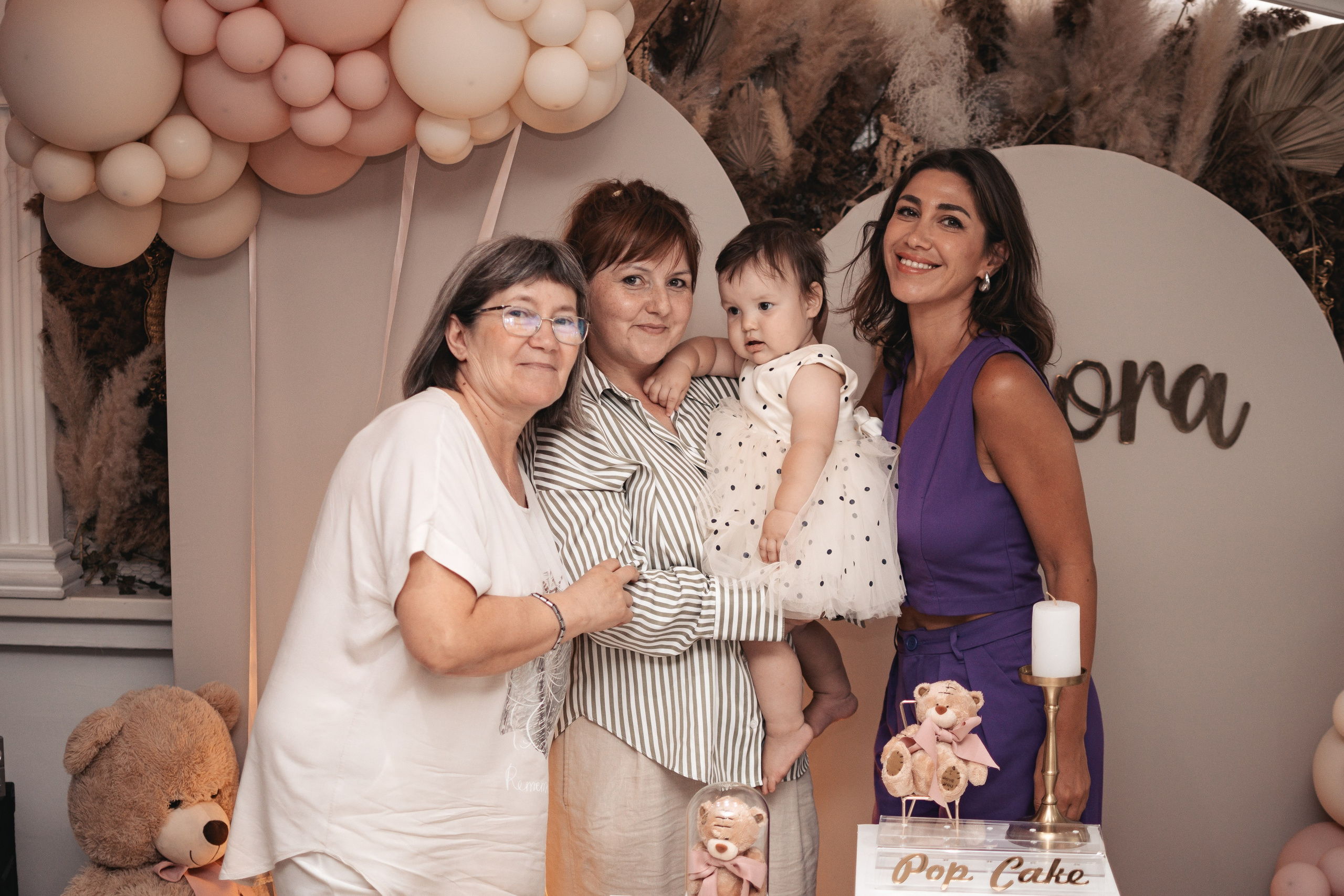 Isidora, rođendan. BambinaaPhotography