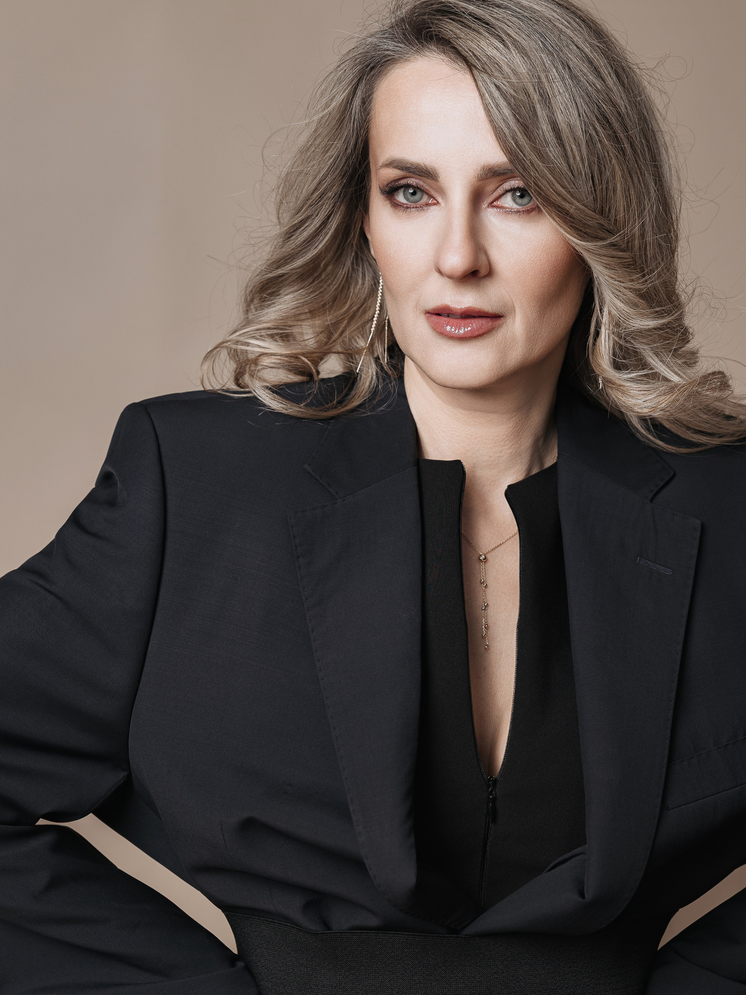 SONYA, real estete agent. Евгения Найденова – брандов и портретен фотограф | България, Европа