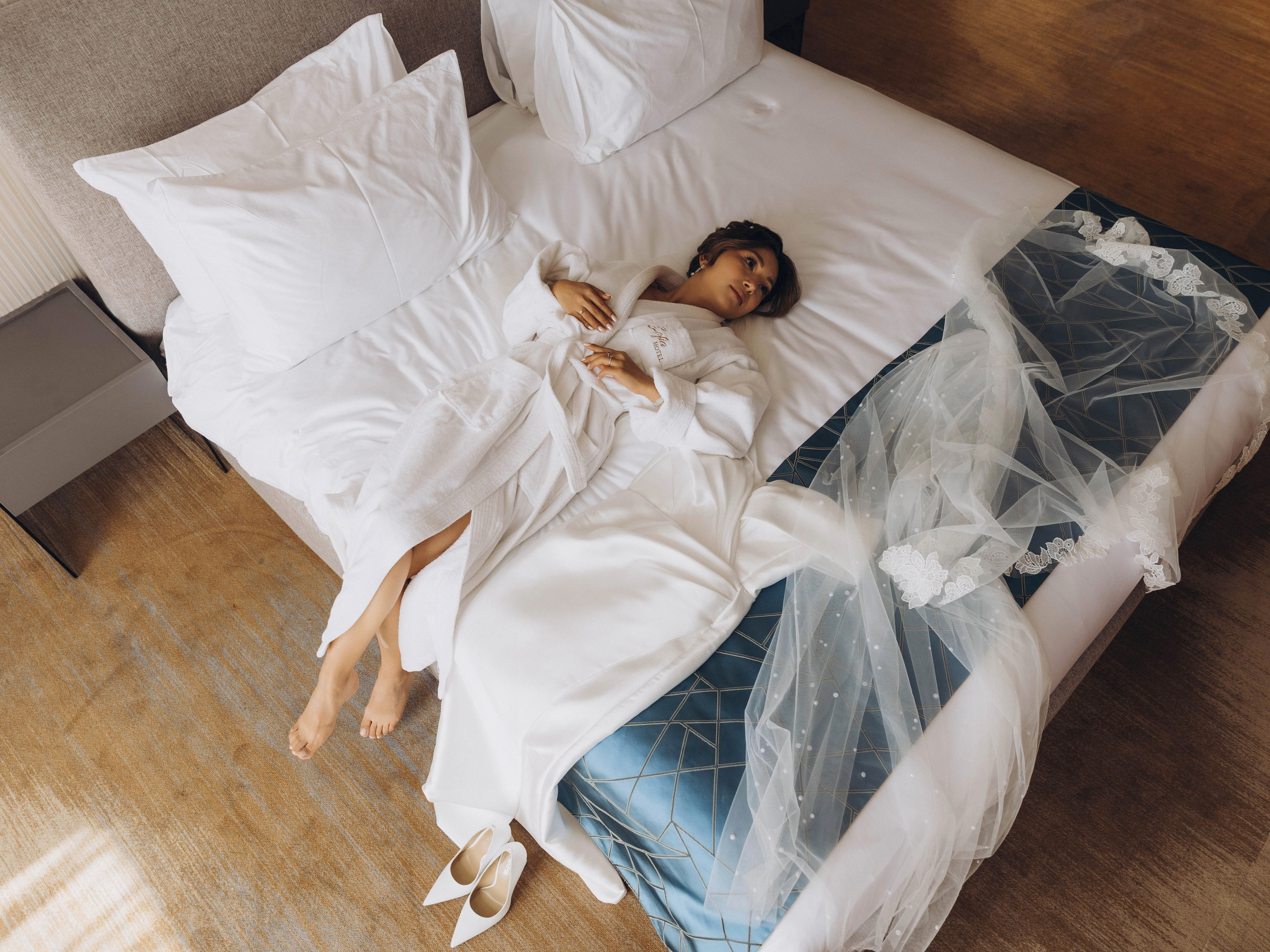 Мадина@Женя. Валерия Вартанова. Фотограф