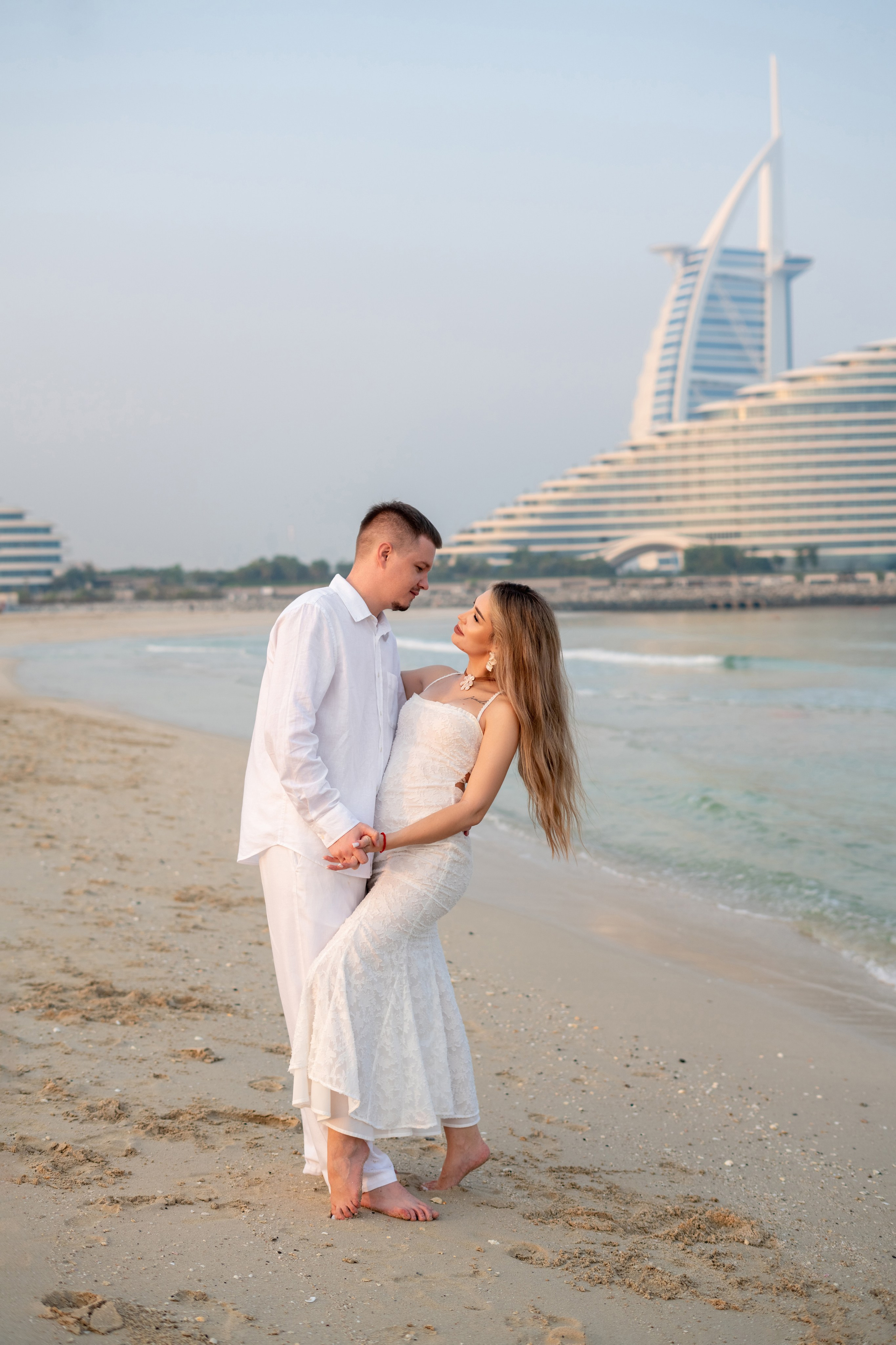Sea breeze and kisses. Angela Iakovleva — Family Photographer in Dubai