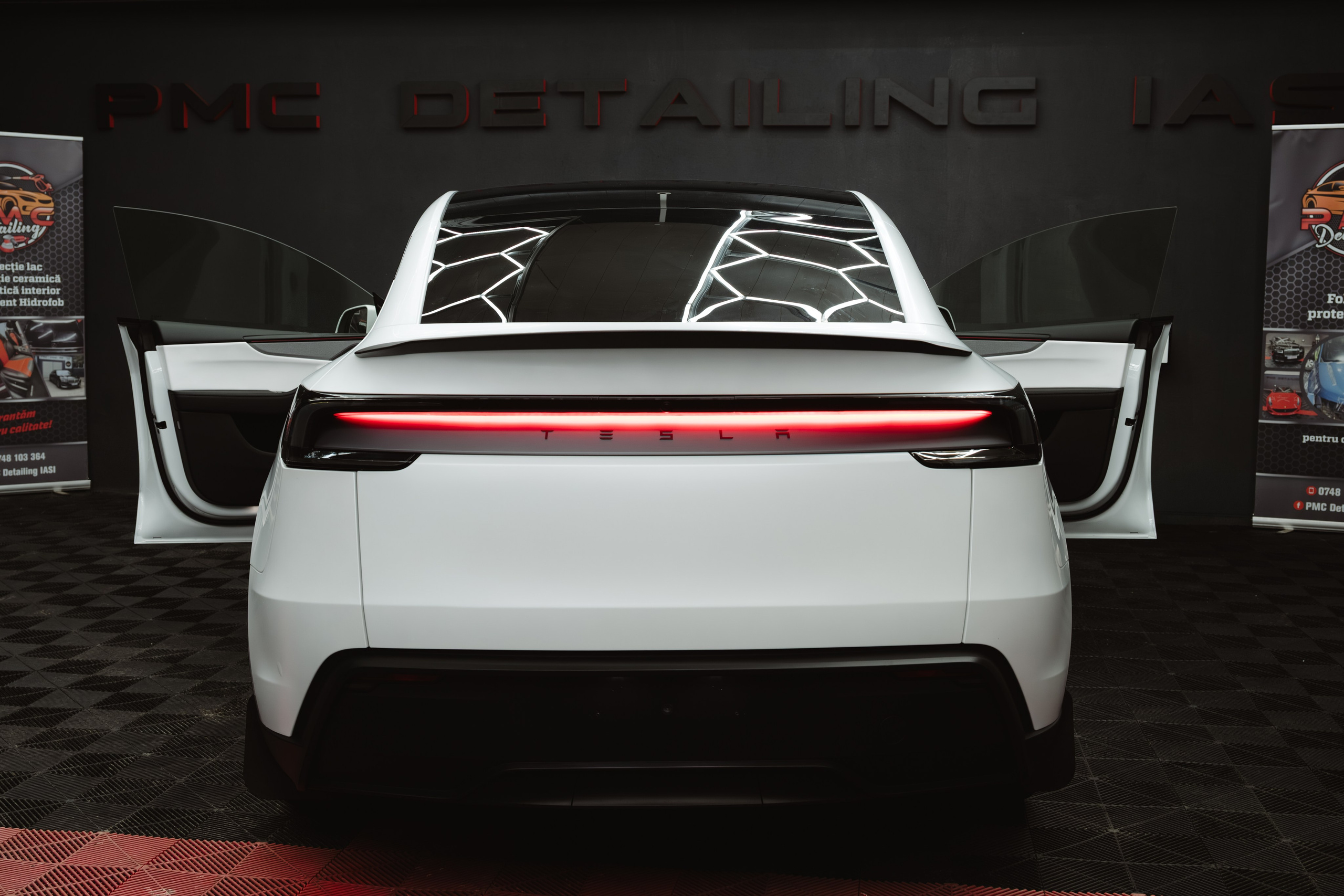 Tesla Model Y (PMC Detailing). Adrian Visovan - Fotograf Iasi