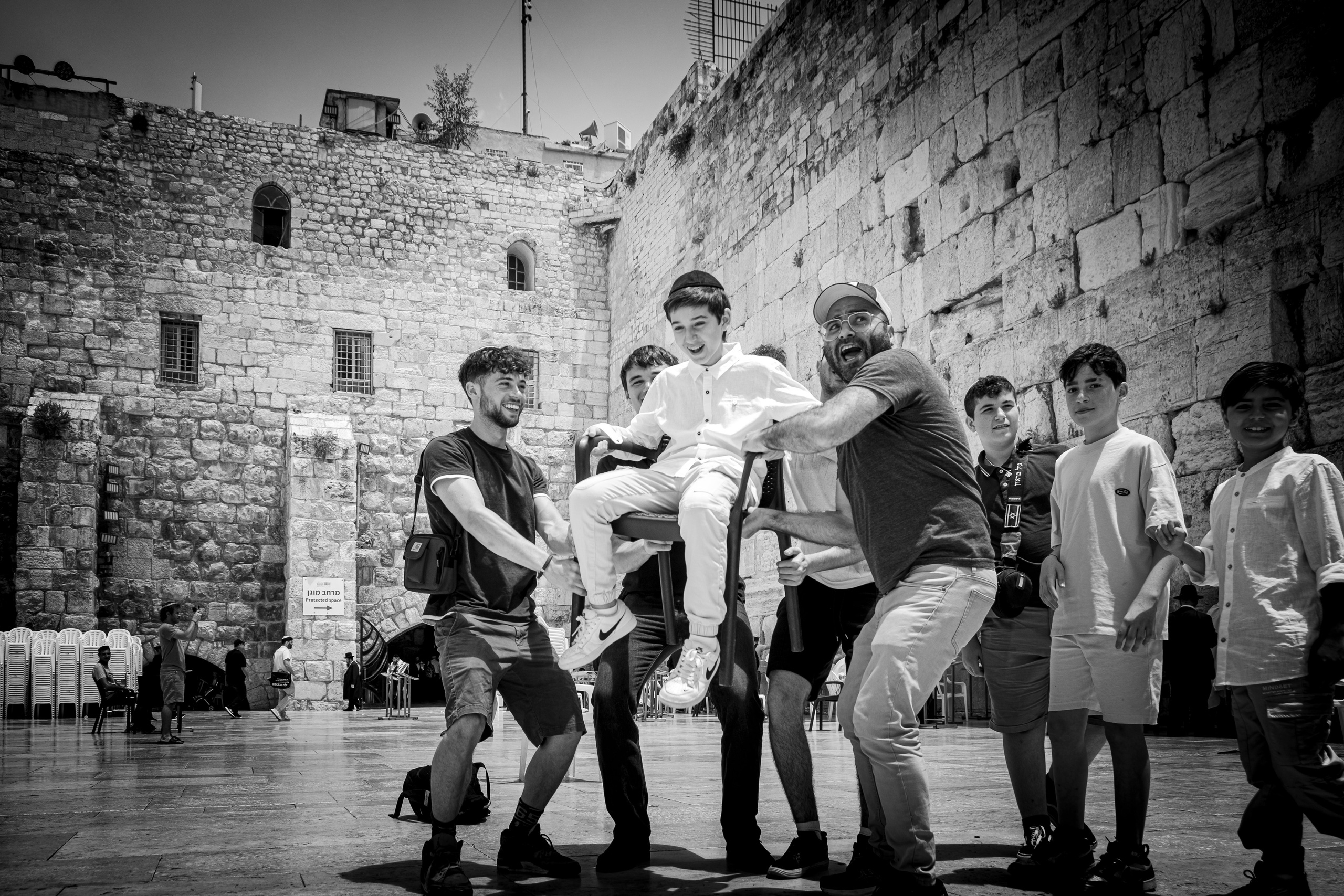 Jerusalem Bar Mitzvah photographer capturing ceremony at the Kotel