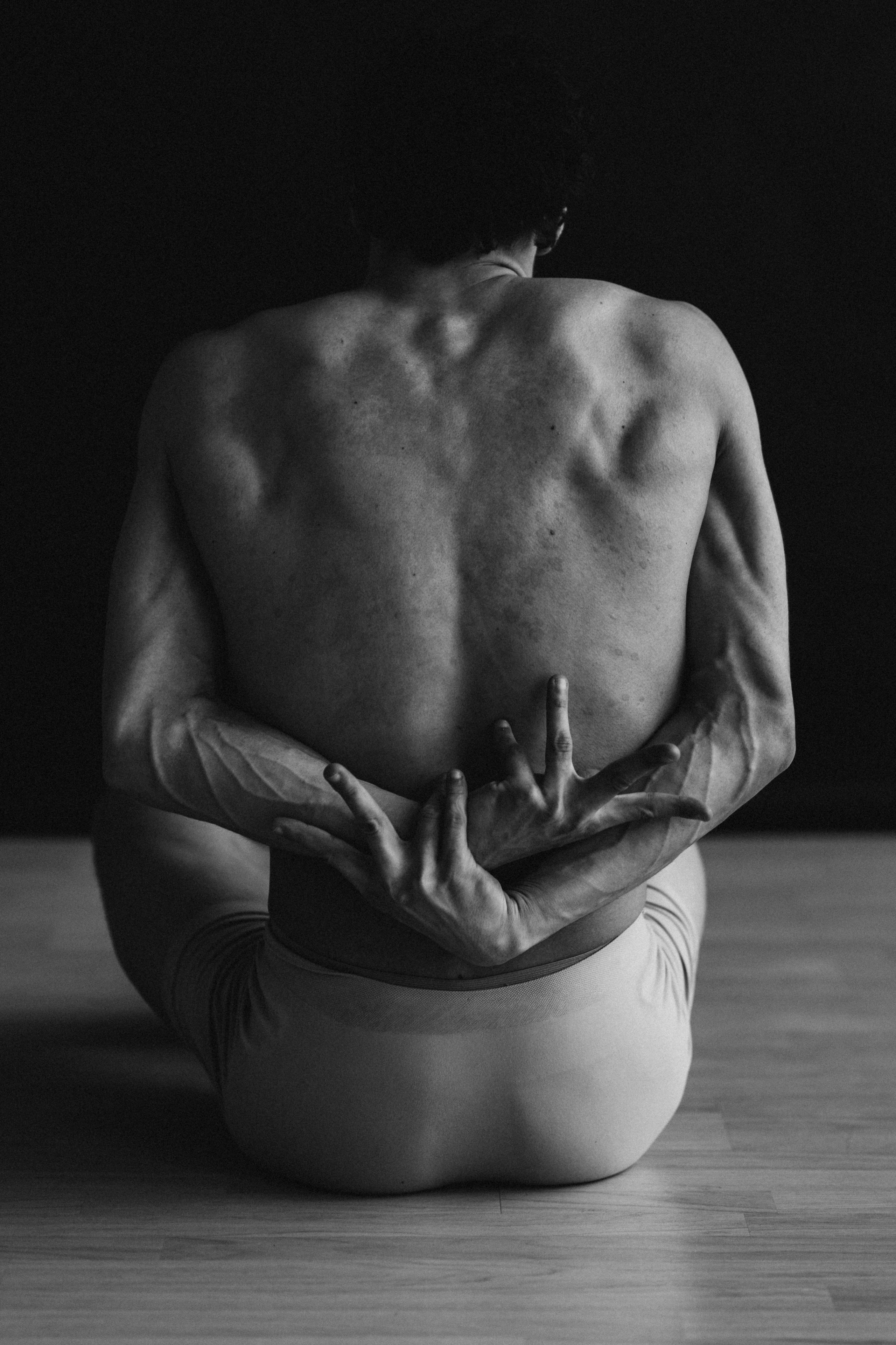 DANCERS. Victoria Olonen – Cinematic Portrait Artist | Helsinki & Europe