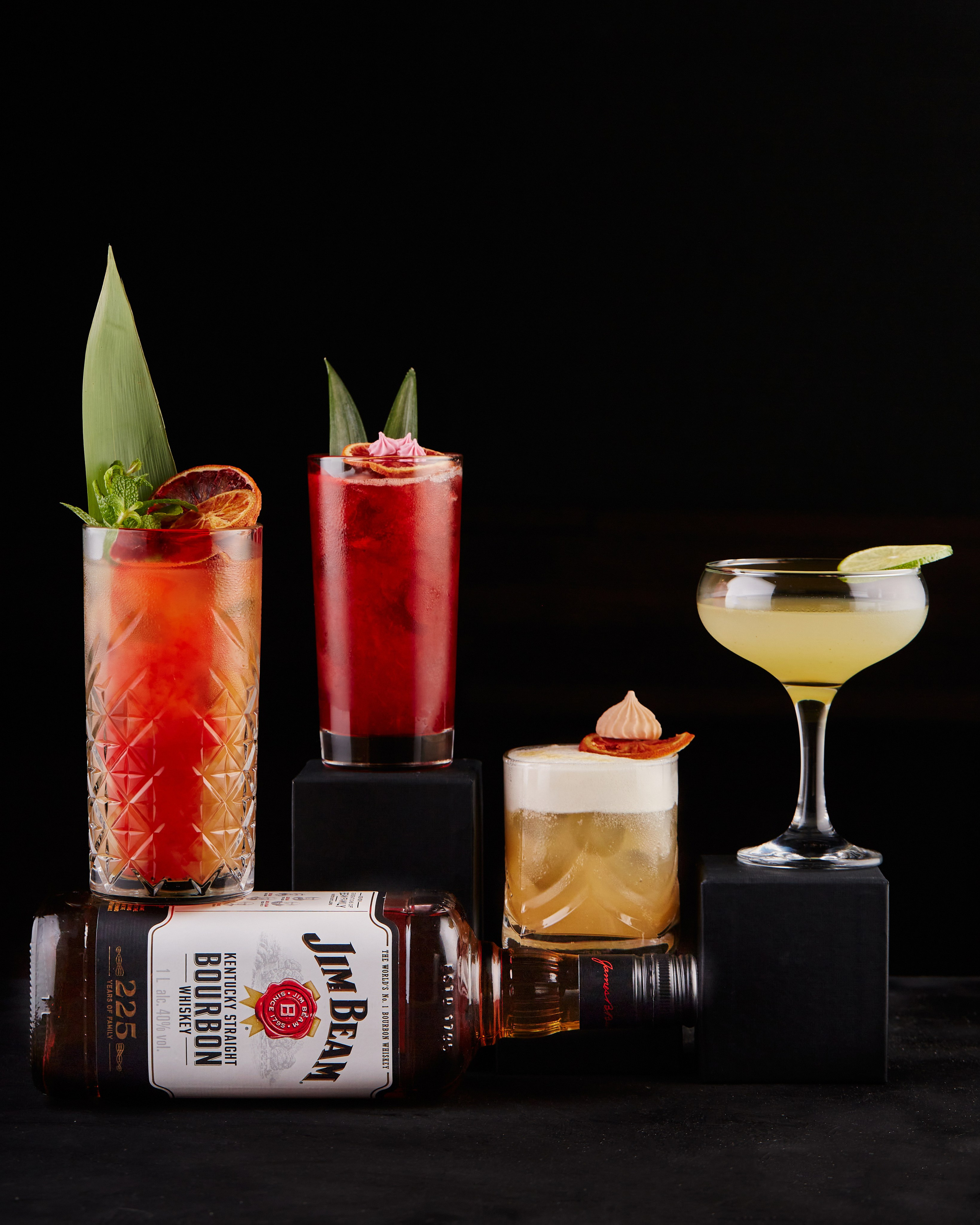 Bar menu photography in Berlin — Professionelle Bar-Menü-Fotografie in Berlin | Фотосъемка для барных карт в Берлине | Профессиональная съемка барных карт в Берлине