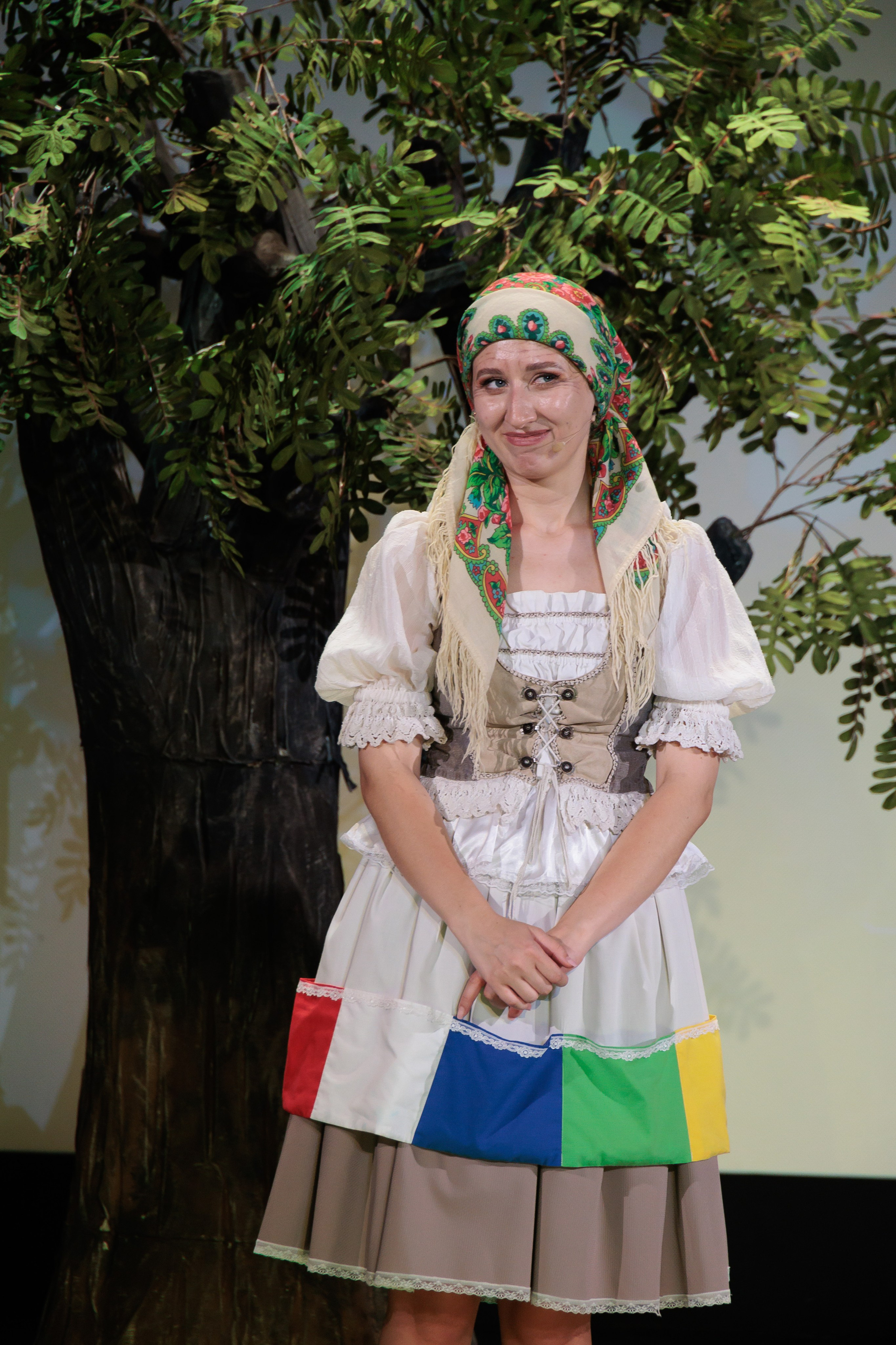 Clounella. Povestea Scufita rosie. ✔️ Фото Видео на свадьбы и крестины Молдова — Cinematic.md