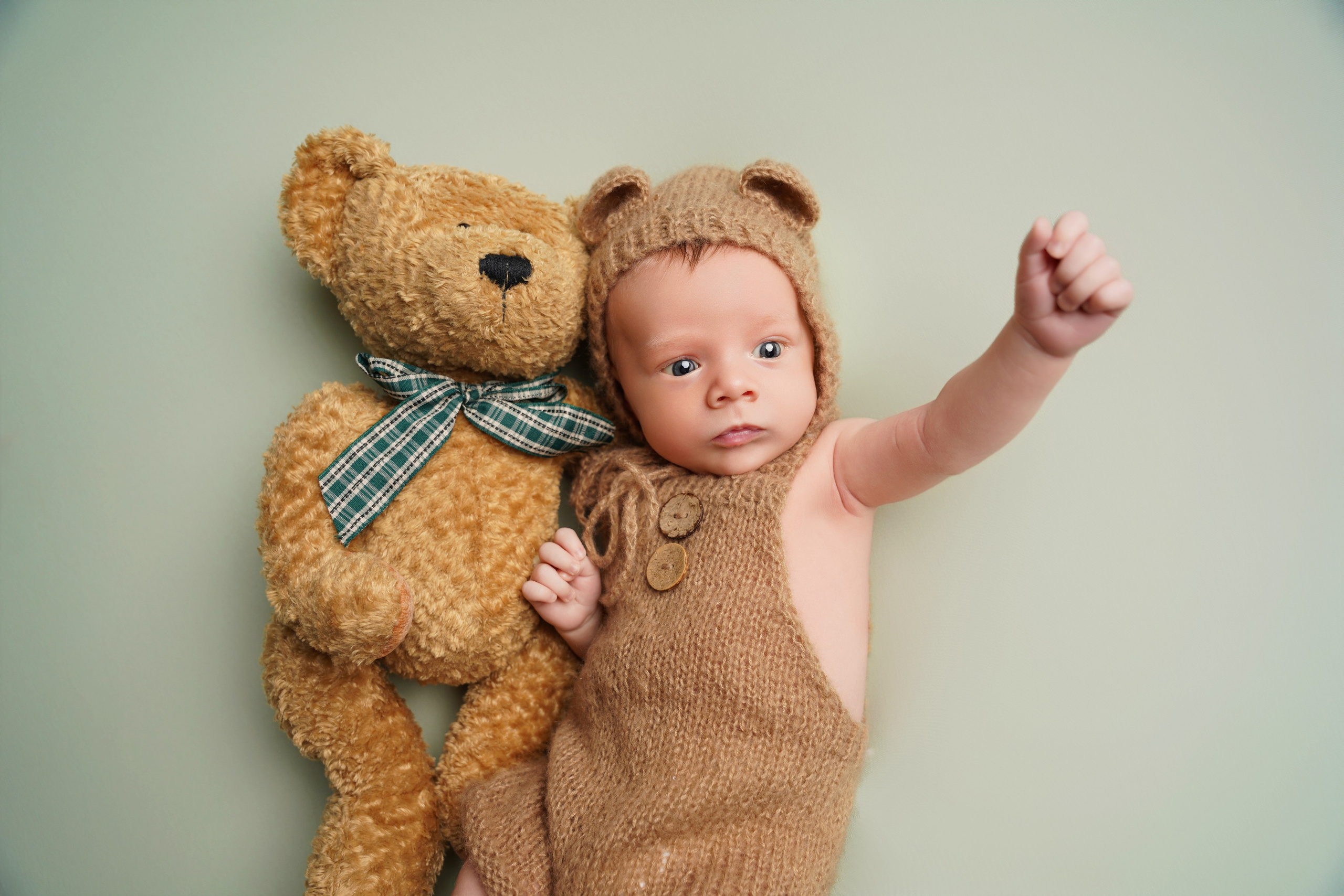Leano & Familie. Neugeborenenfotografin und Retoucher in Augsburg Nastassia Schneider