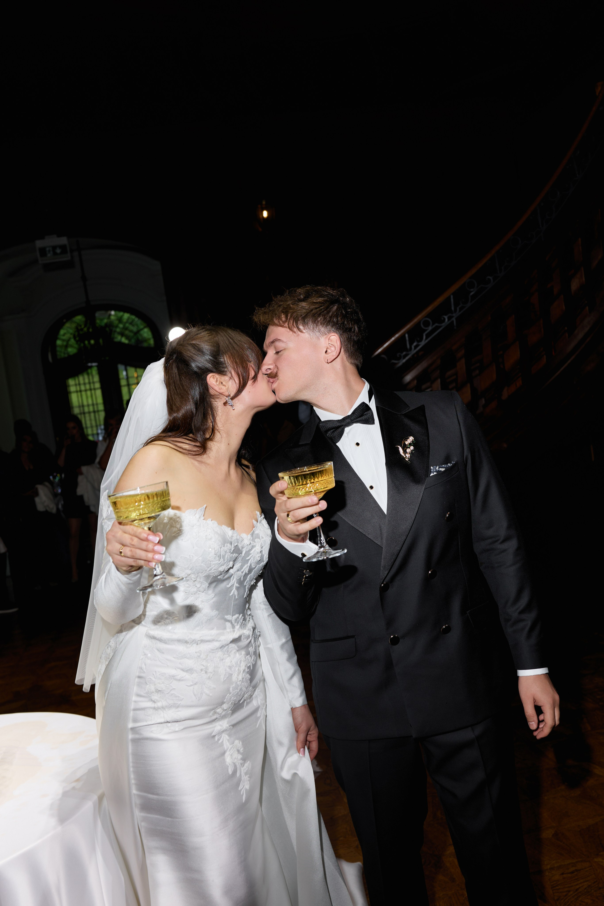 Wiktoria & Kacper. Pałac Goetz. Fotograf ślubny i rodzinny w Krakowie Yana Klymova