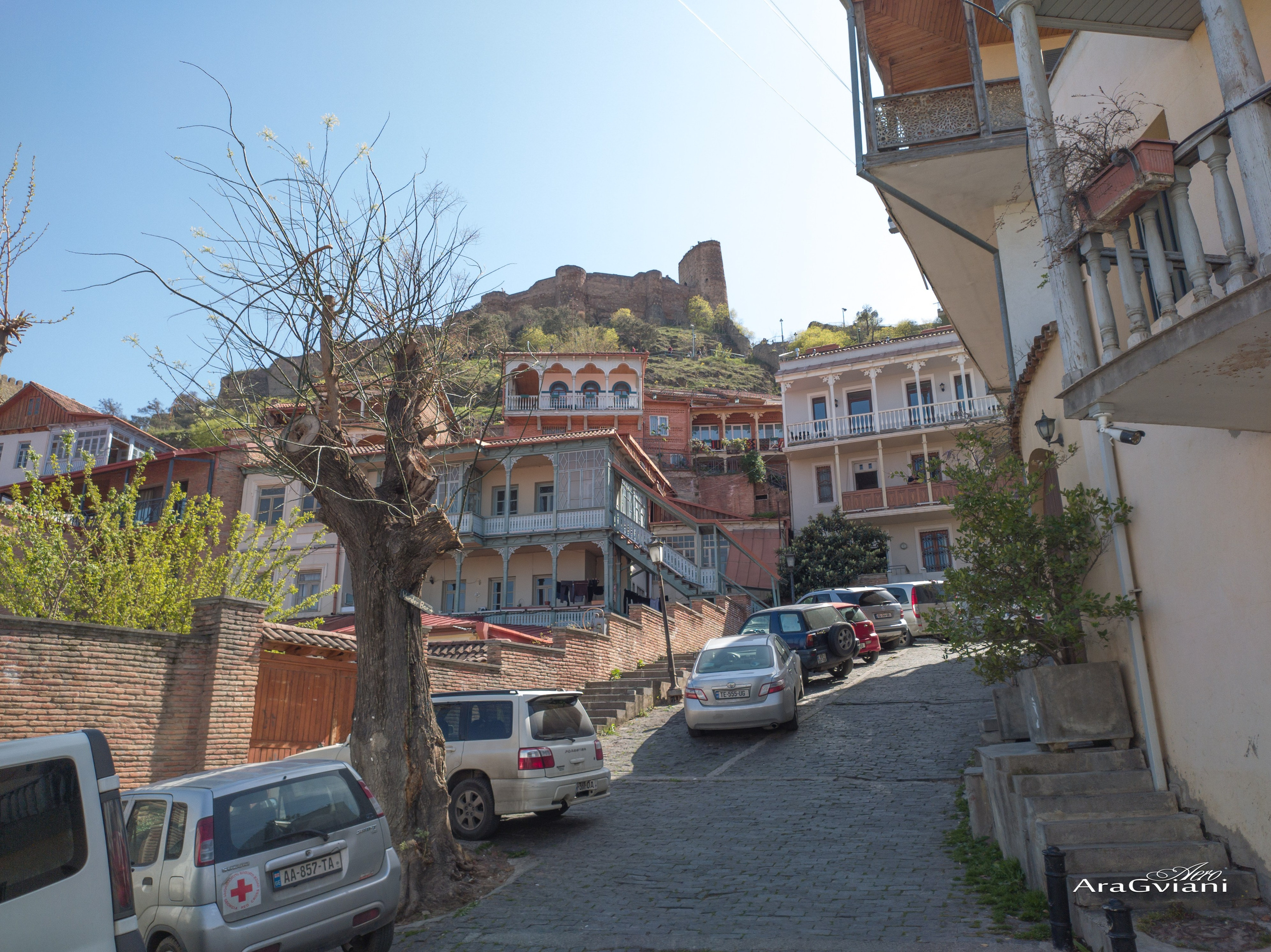 გასეირნება ძველ თბილისში. FramefreeMan