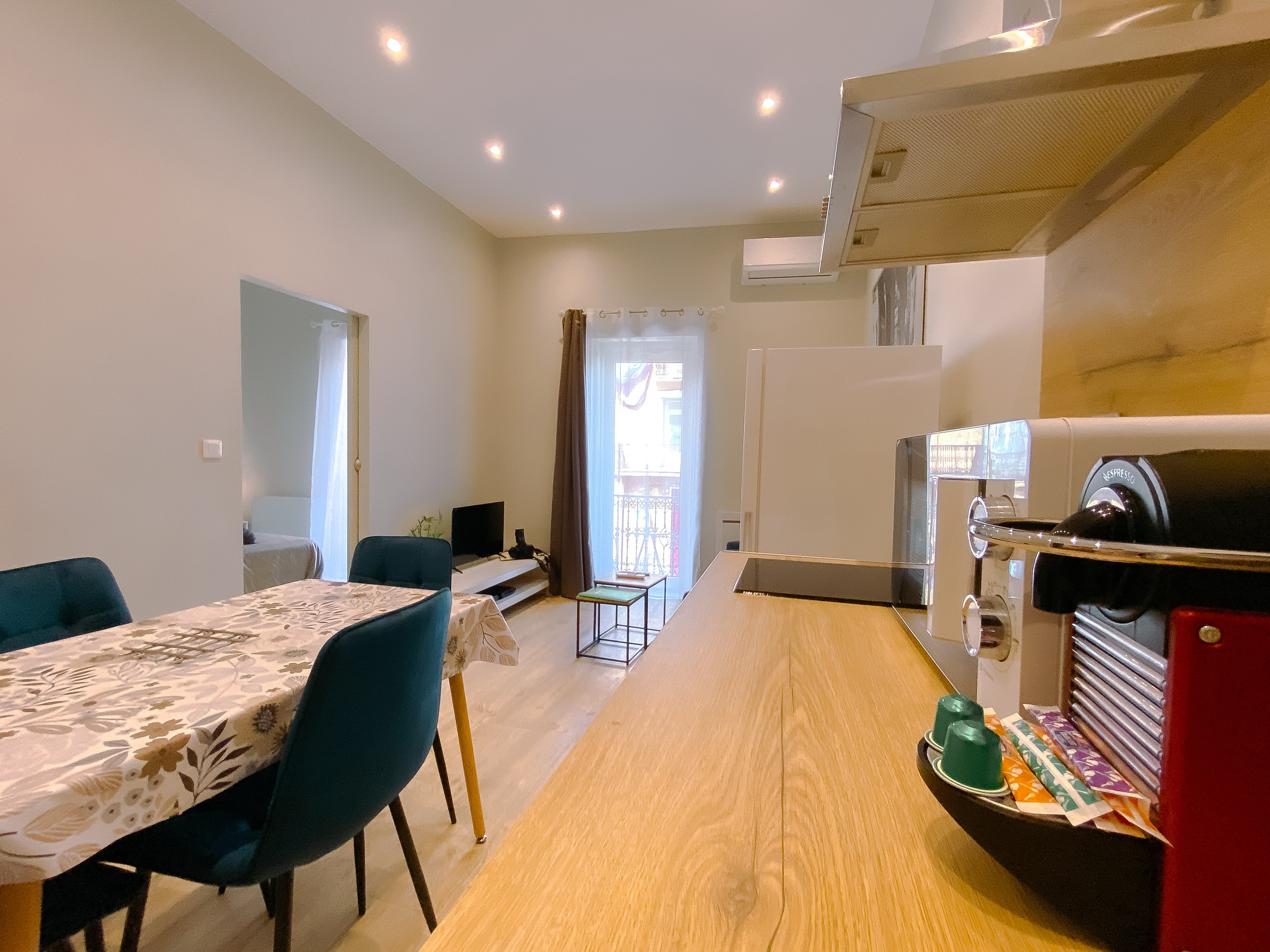 Photographie immobilière professionnelle – Location saisonnière | Happy NB – Vienne (86). Photographe professionnelle à Poitiers, Tours et Châtellerault | Studio photo entre Poitiers et Tours – portraits, familles, entreprises, ma