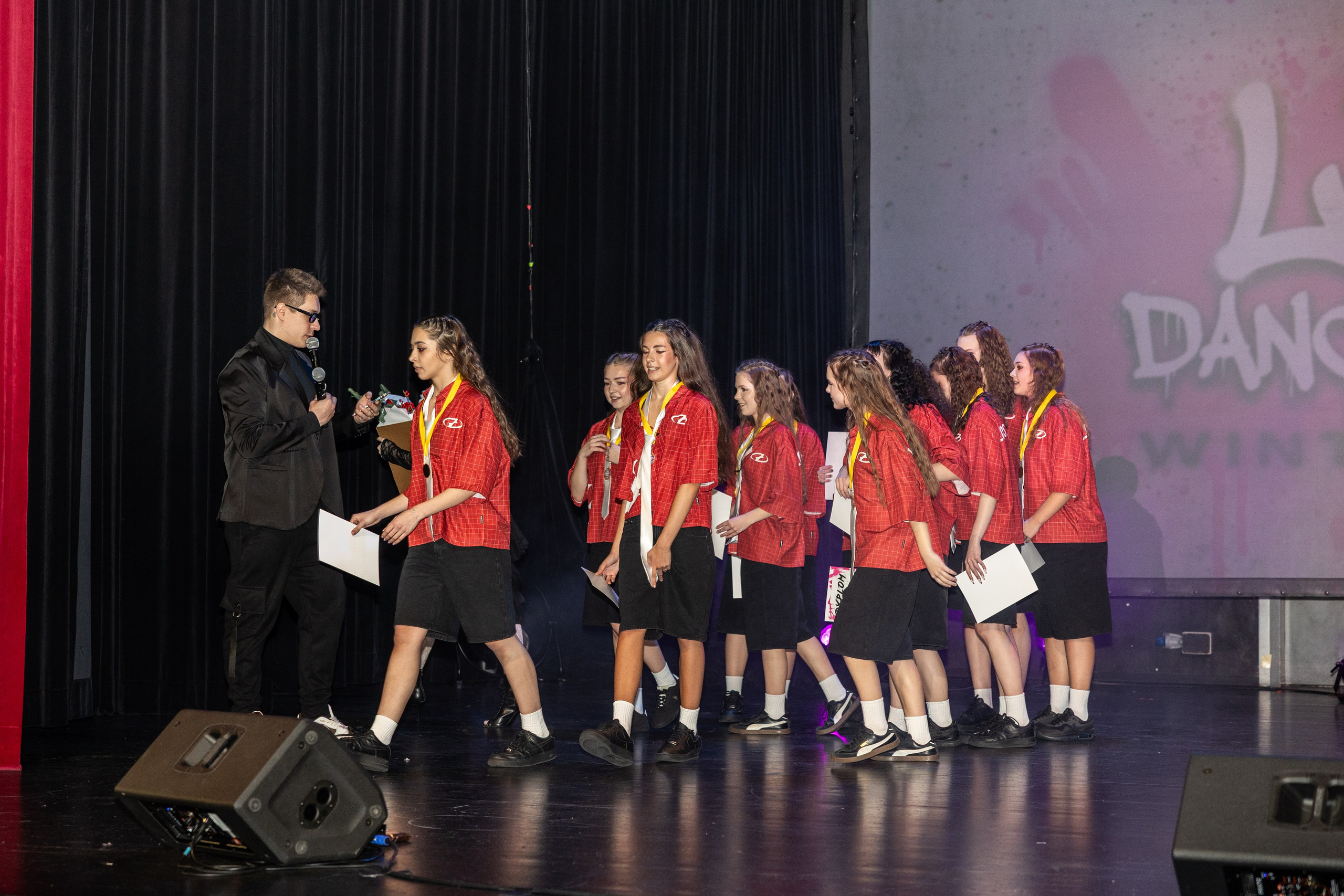 LEO DANCE SHOW WINTER 2025. Семейный и детский фотограф в Варшаве Мила Бобровская