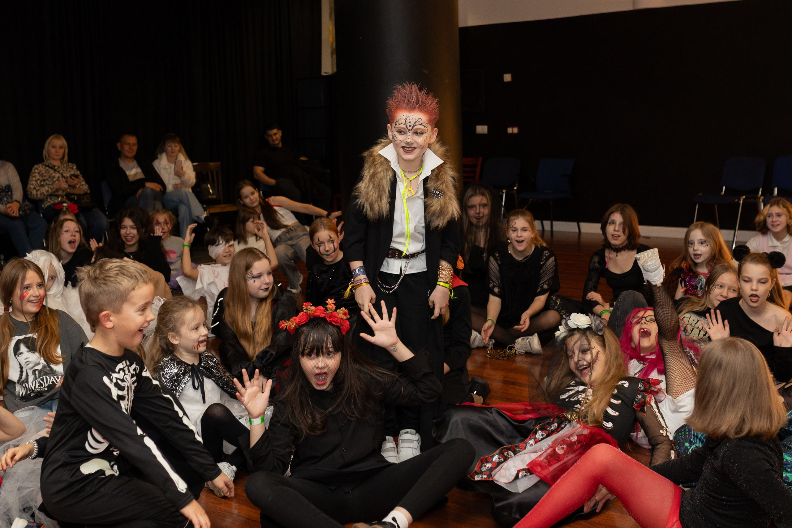 Leo dance studio Helloween 2025. Семейный и детский фотограф в Варшаве Мила Бобровская