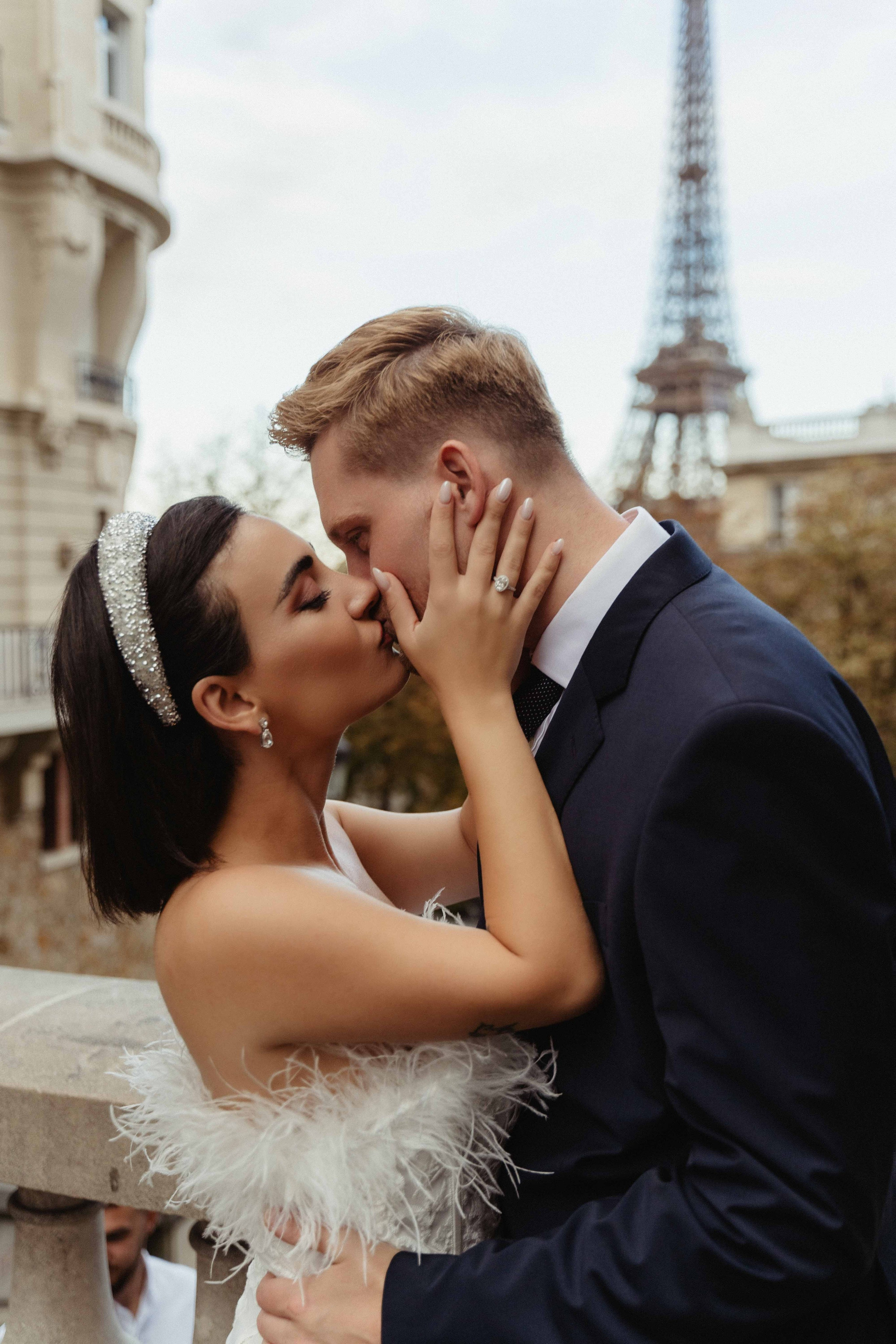 Couple shooting. Photographer in Paris Yulia Shkadina | Couples, engagement, pre-wedding, individual photo-shoots in Paris at the best locations