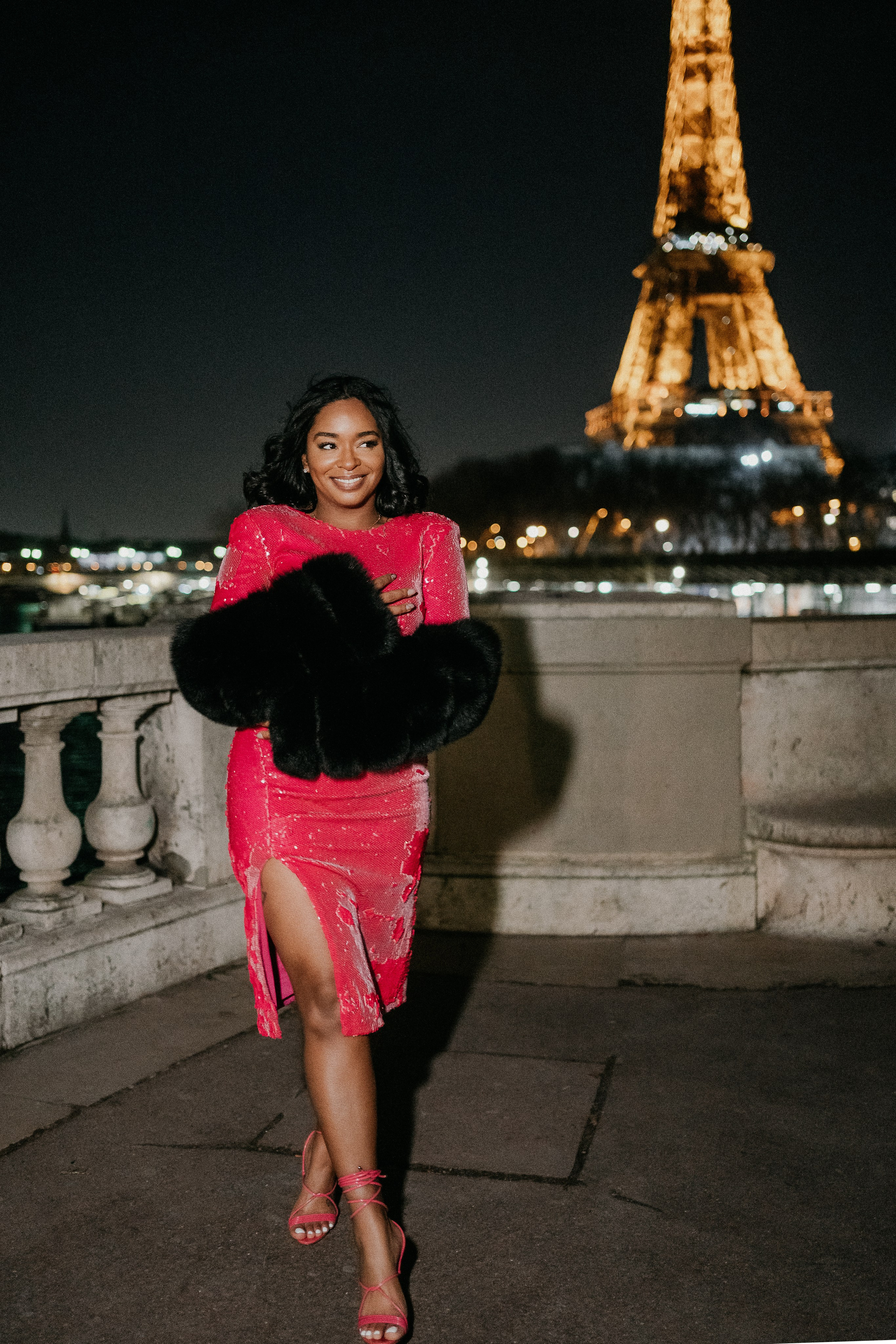 Night time. Photographer in Paris Yulia Shkadina | Couples, engagement, pre-wedding, individual photo-shoots in Paris at the best locations