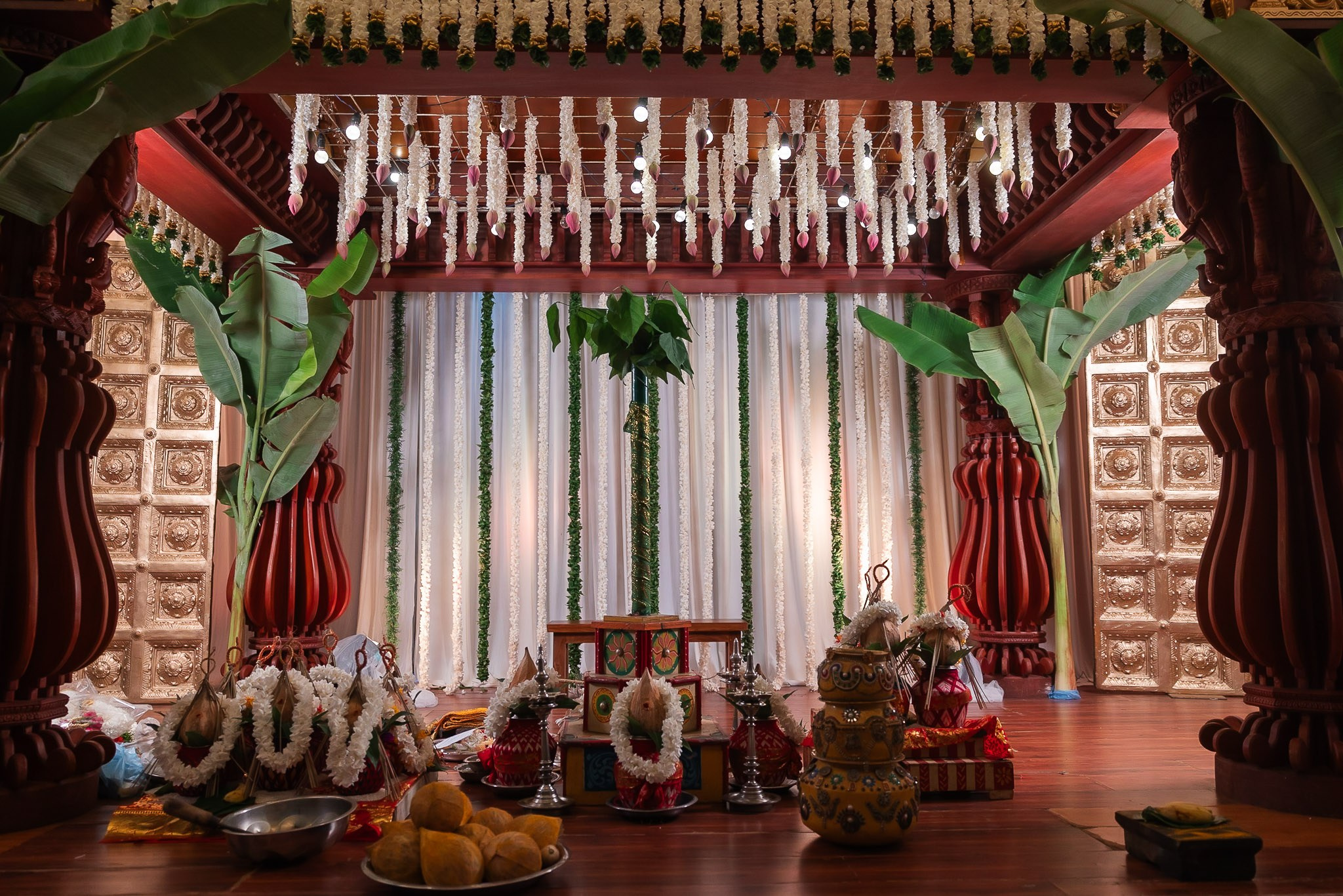 Jaffna Tamil Wedding in Colombo by Anbujawahar