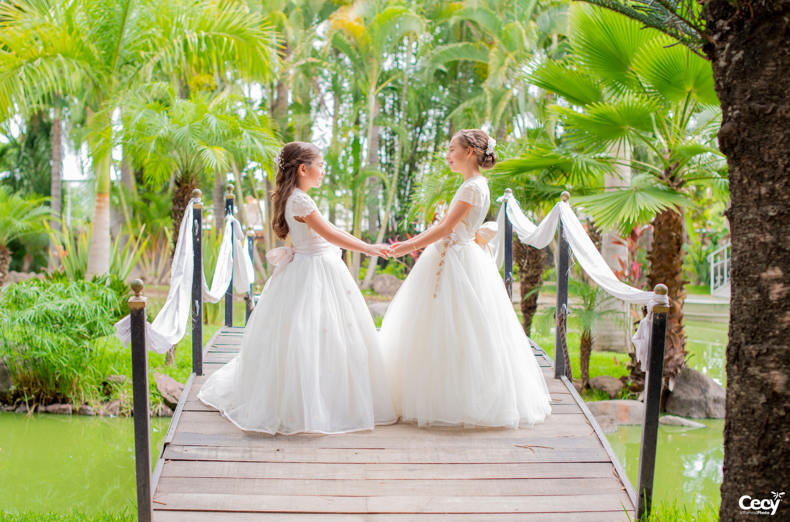 DAFNE Y SARA - PRIMERA COMUNIÓN