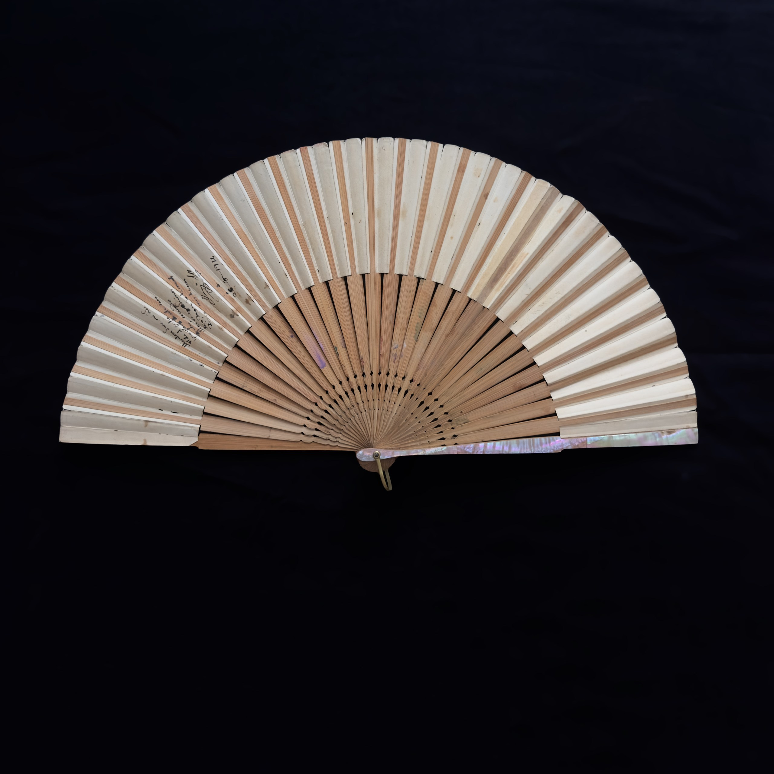 Paperfan3. Современнные и актикварные украшения в Барселоне, Москве и Санкт-Петербурге