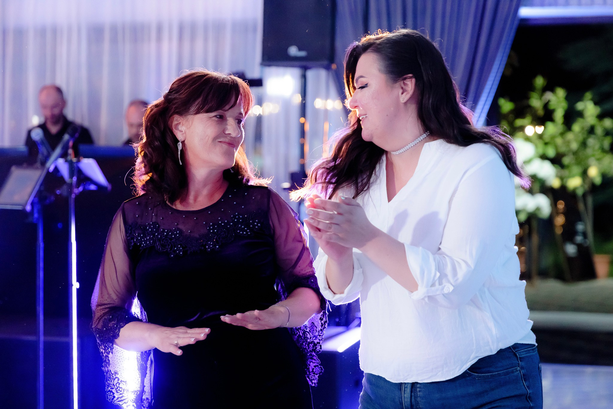 Ioana & Ionuț | Nuntă de poveste la Păstrăvăria Poiana din Mălini județul Suceava. Servicii foto-video profesionale, pentru momente de neuitat