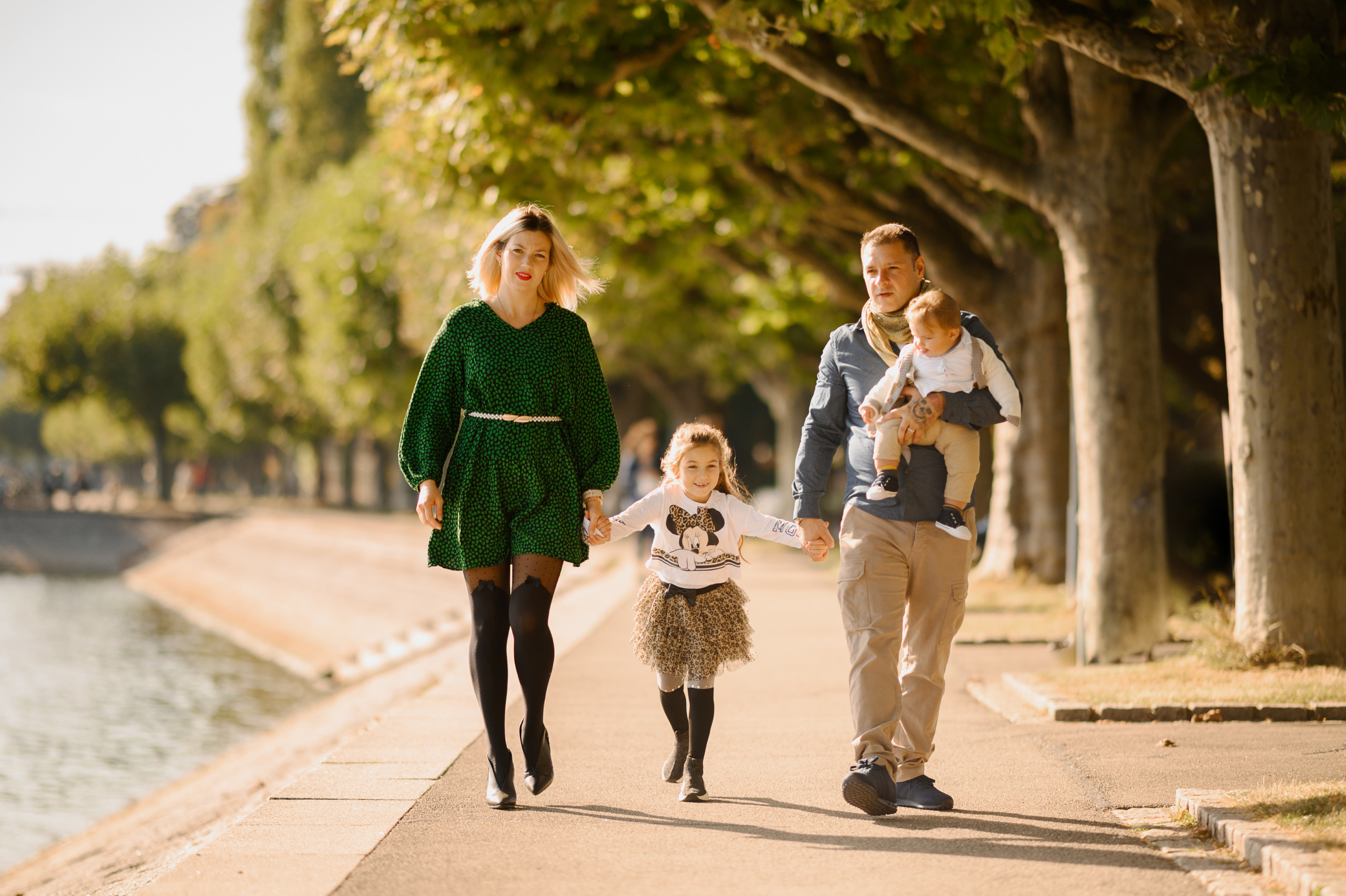Familienshooting. Natürliche Familien und Hochzeitsfotografin in Konstanz am Bodensee