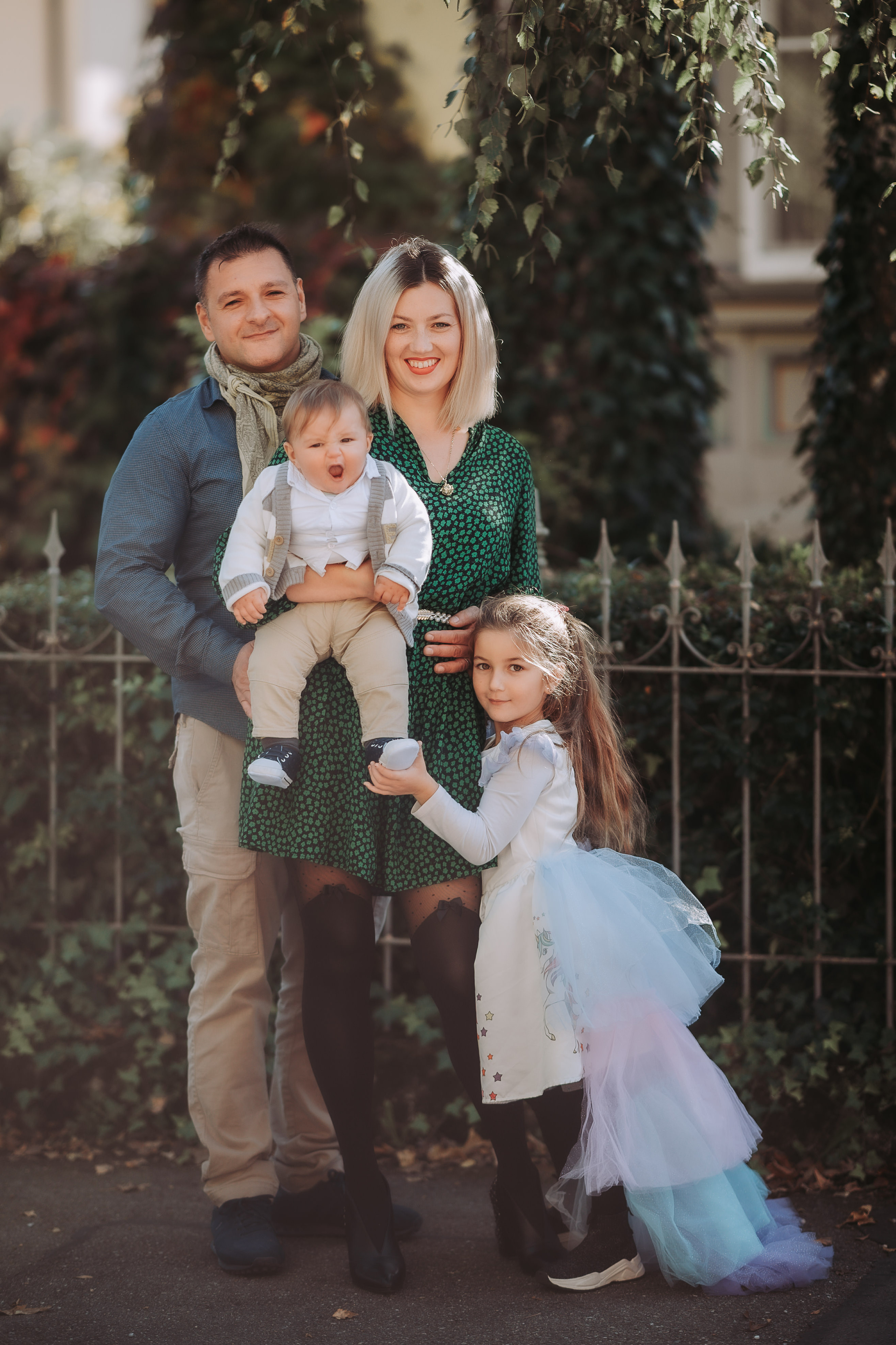 Familienshooting. Natürliche Familien und Hochzeitsfotografin in Konstanz am Bodensee