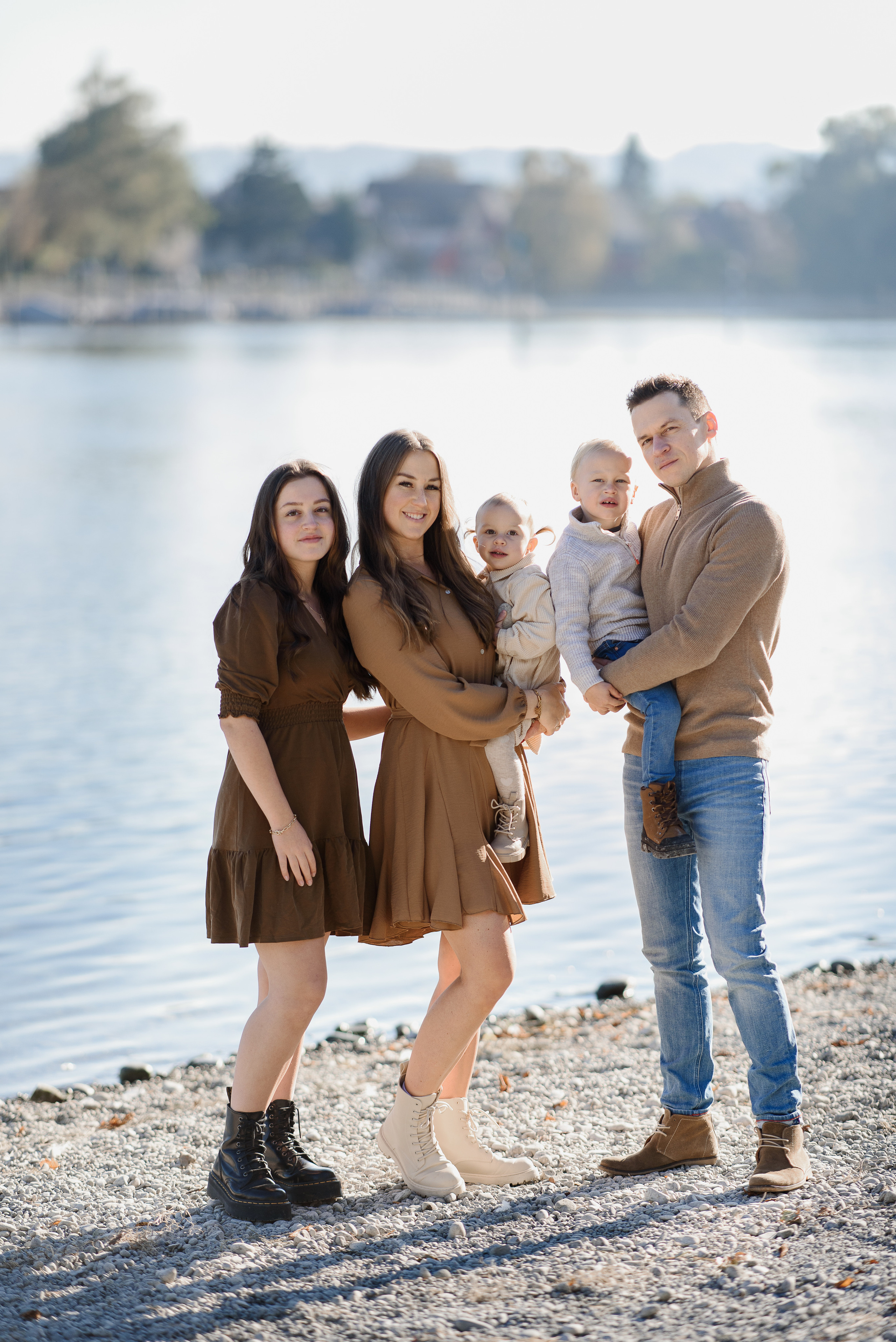 Familien Shooting. Natürliche Familien und Hochzeitsfotografin in Konstanz am Bodensee