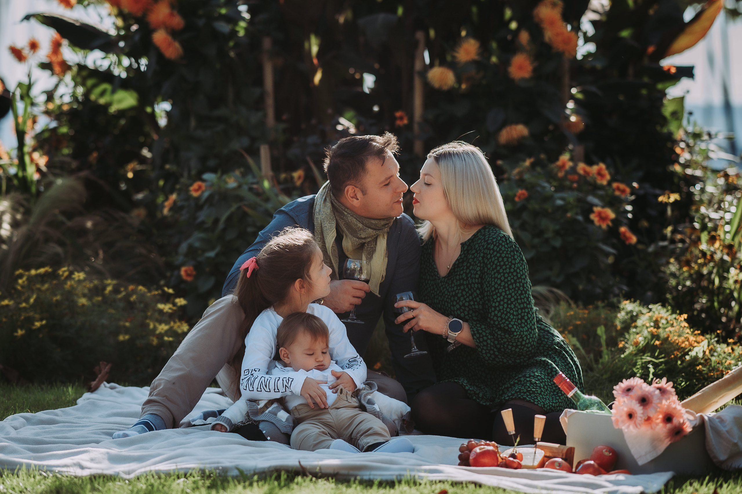 Familienshooting. Natürliche Familien und Hochzeitsfotografin in Konstanz am Bodensee
