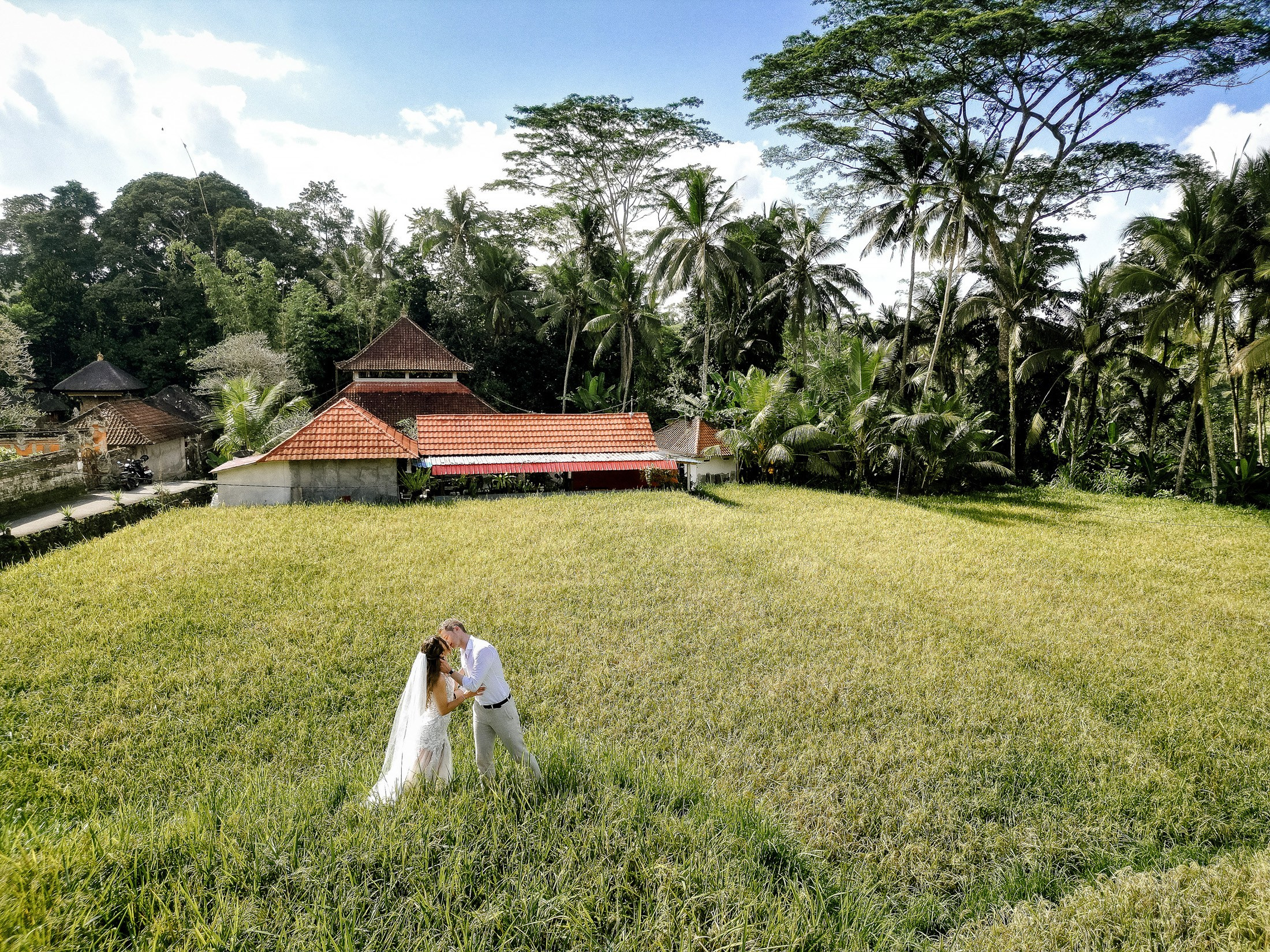 Waterfall wedding. Get.it.feel — Aesthetic Photography and Videography
