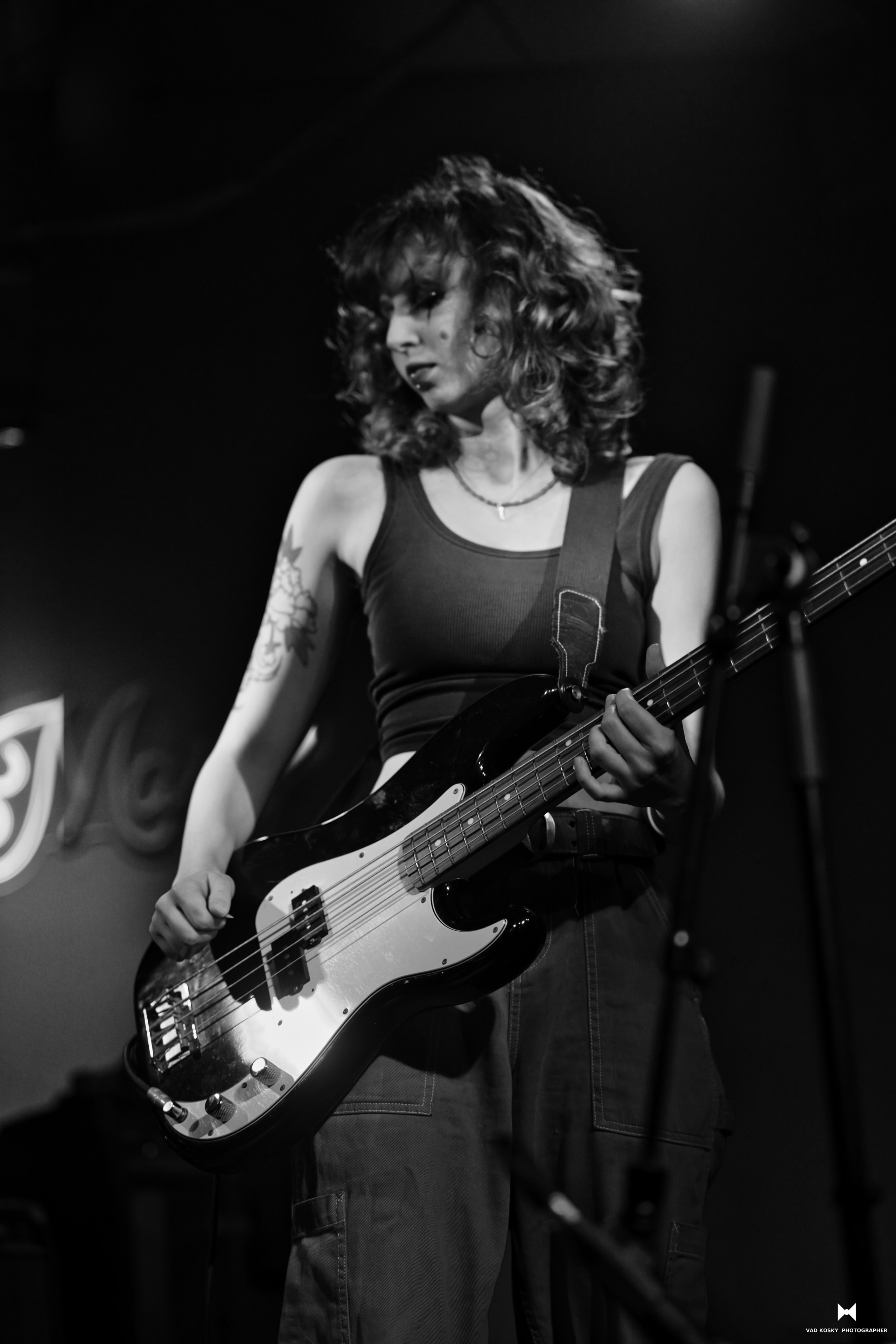 Crimson bass — Mary Bar Haifa 28.11.25. Vad Kosky Photographer