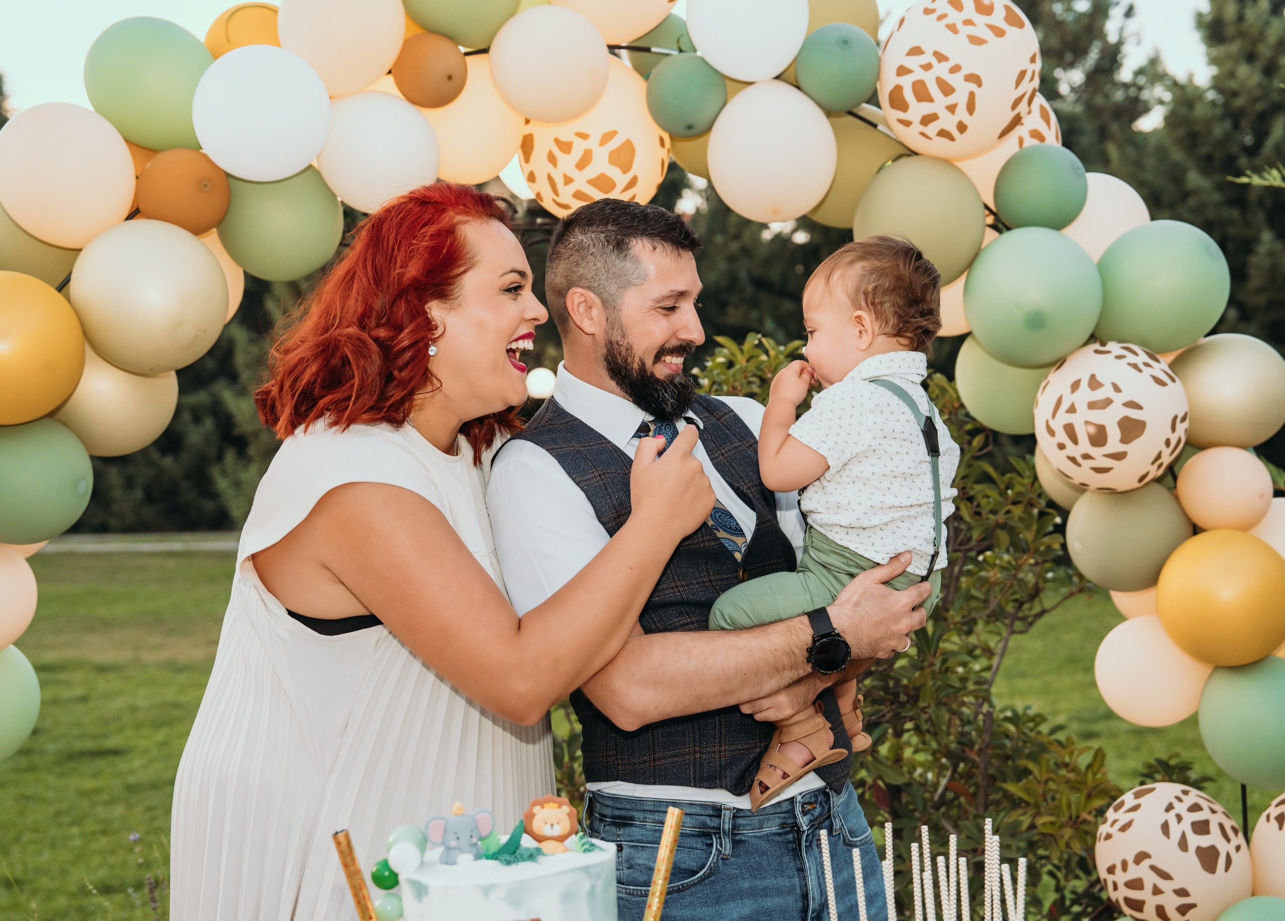 FOTOGRAFISANJE ROĐENDANA. DEČIJI FOTOGRAF BEOGRAD|NOVOGODISNJE FOTOGRAFISANJE|CAKE SMASH