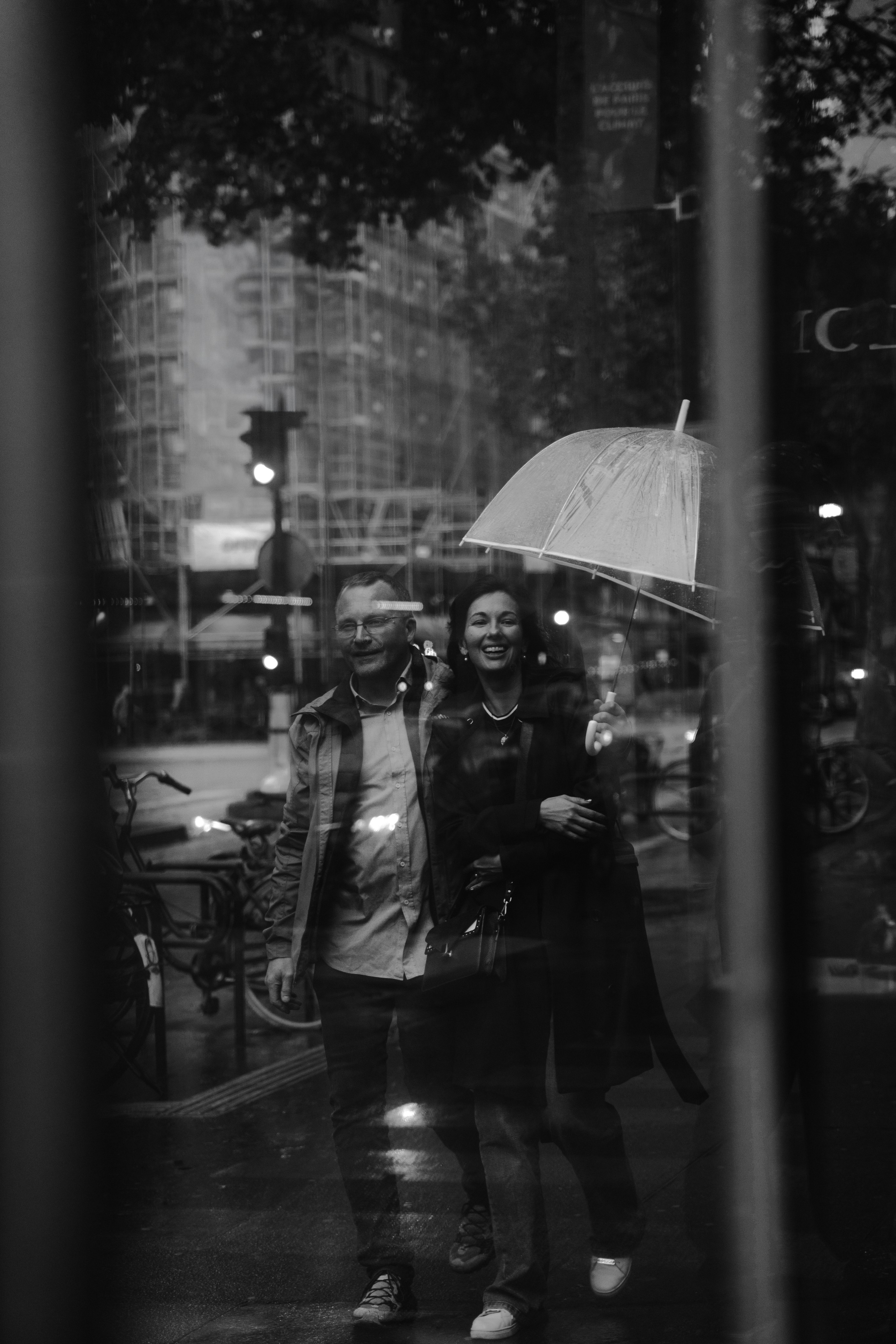 Katerina & Åge in rainy Paris. Фотограф в Париже Полина Осипова