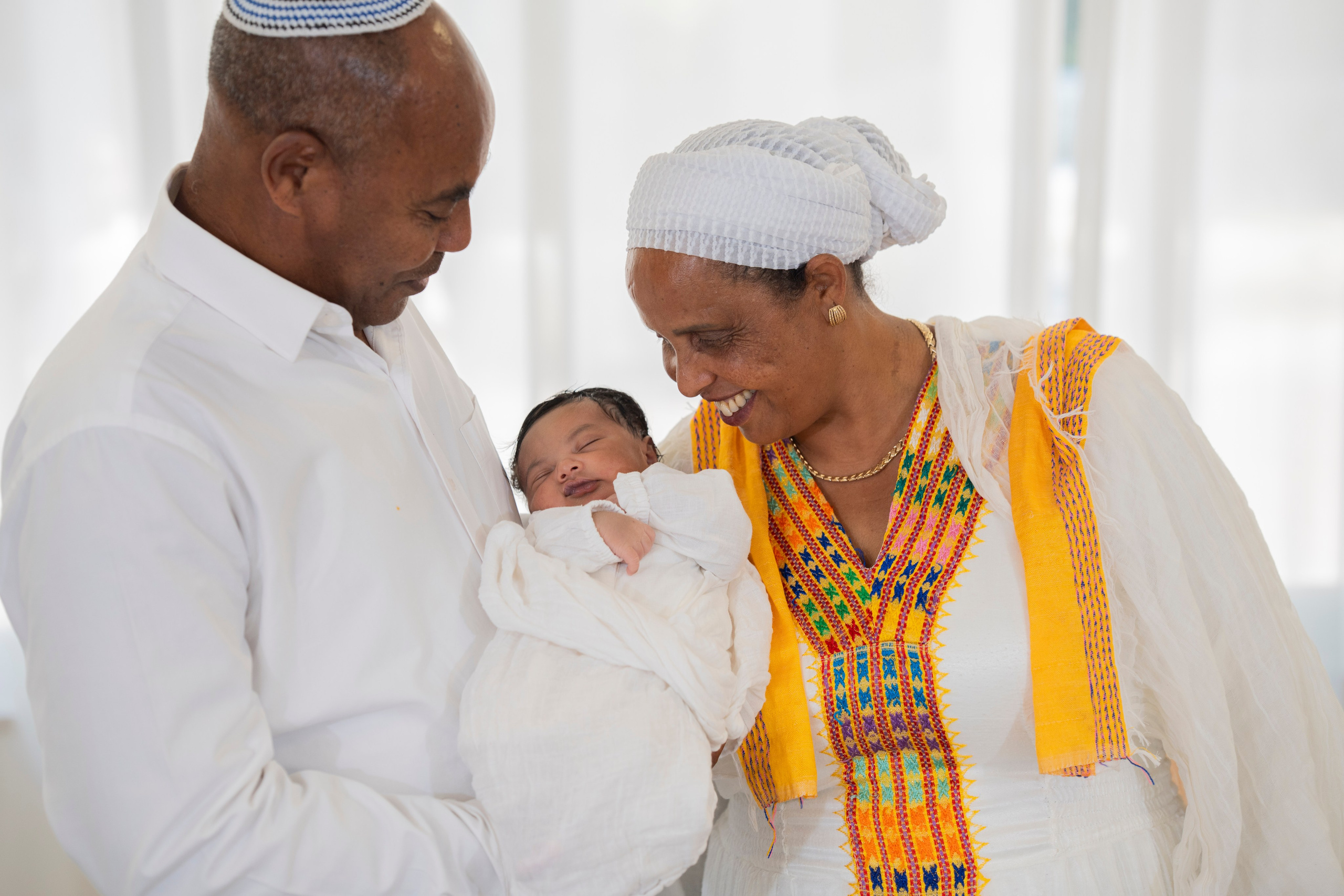 משפחת סלומון. יוסף מזרחי צילום חתונה, ברית וזוגיות. צלם מקצועי שאוהב להוציא אתכם הכי יפים ברגעים הכי מרגשים