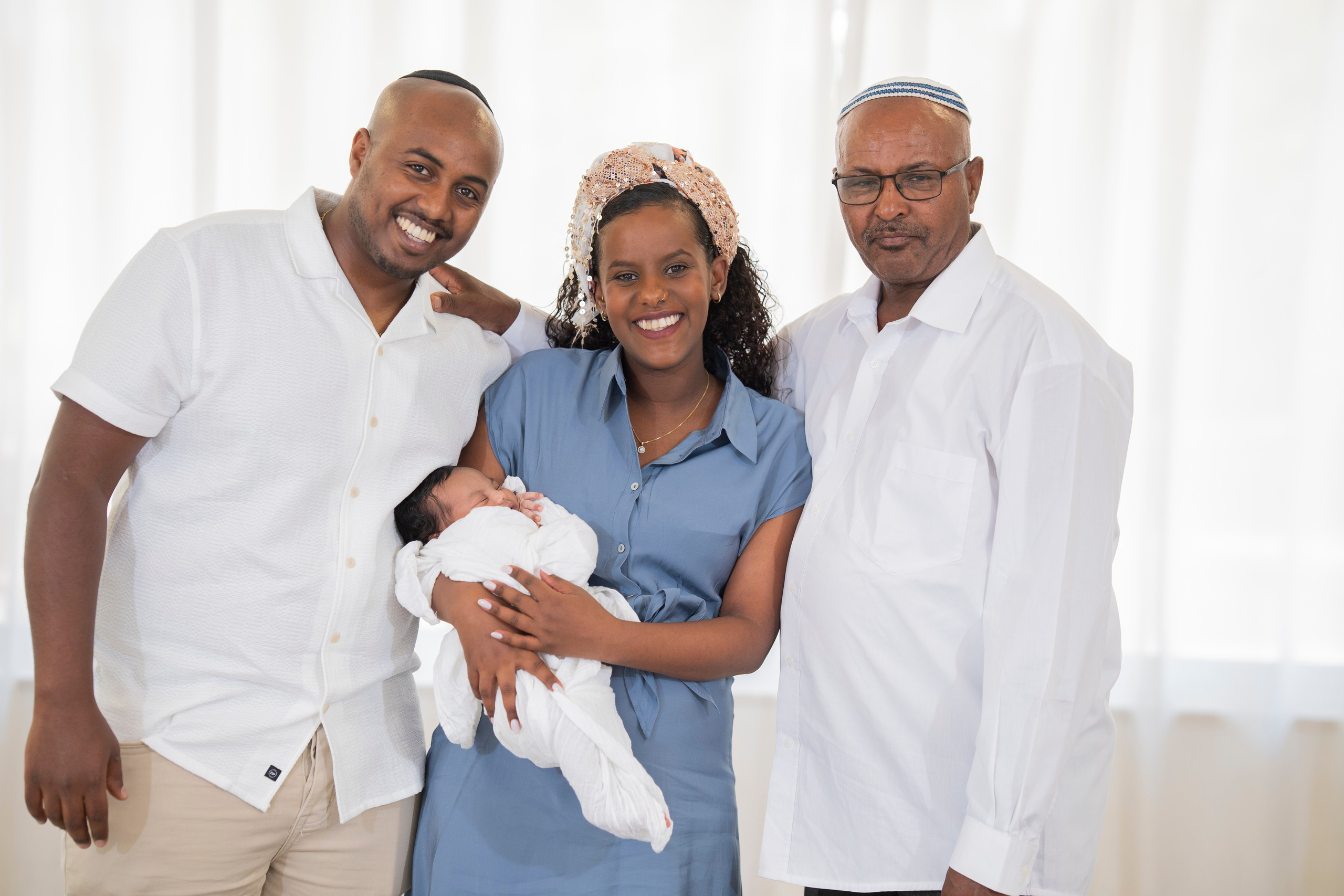 משפחת סלומון. יוסף מזרחי צילום חתונה, ברית וזוגיות. צלם מקצועי שאוהב להוציא אתכם הכי יפים ברגעים הכי מרגשים