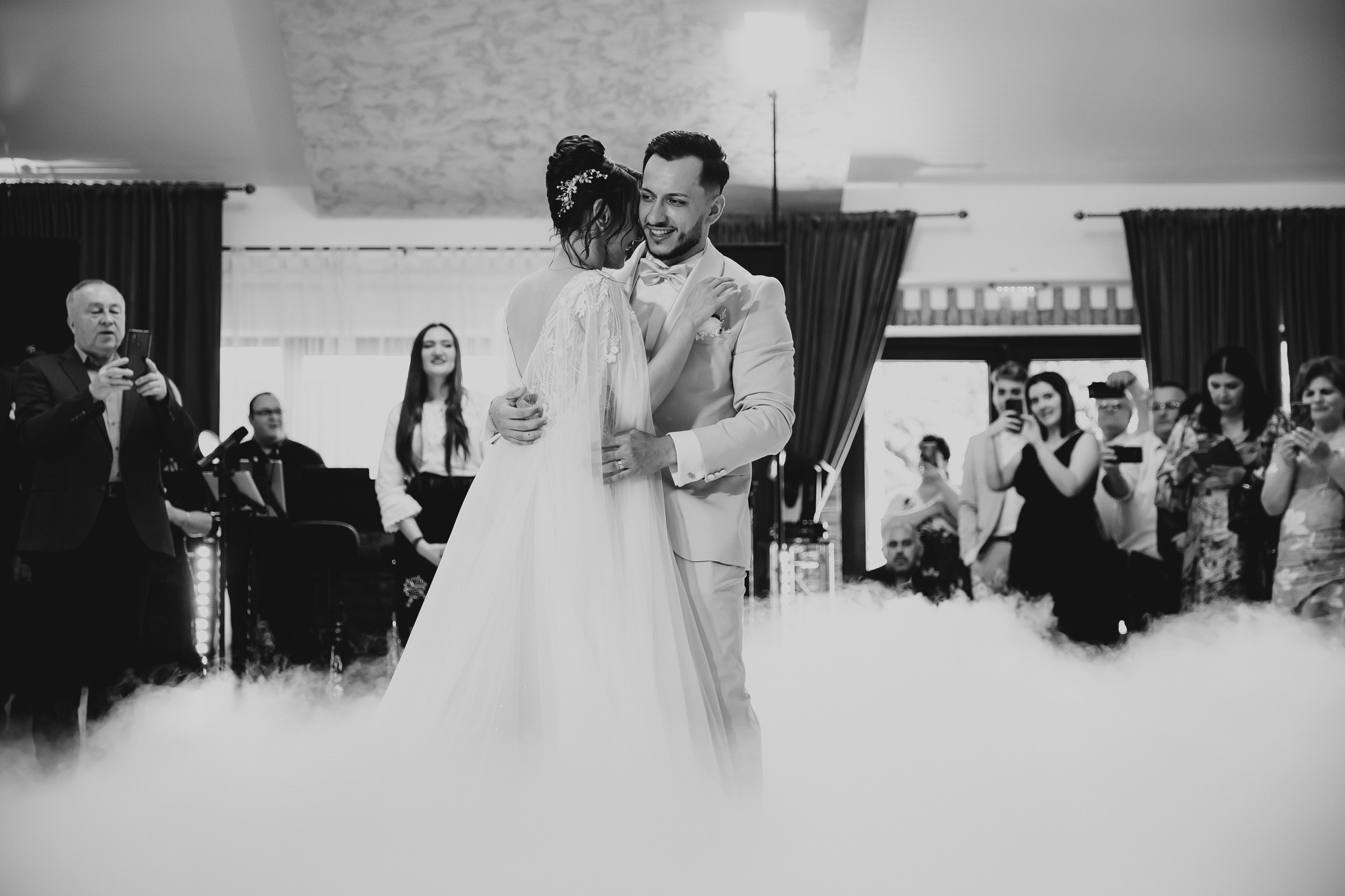 Ioana & Ionuț | Nuntă de poveste la Păstrăvăria Poiana din Mălini județul Suceava. Servicii foto-video profesionale, pentru momente de neuitat