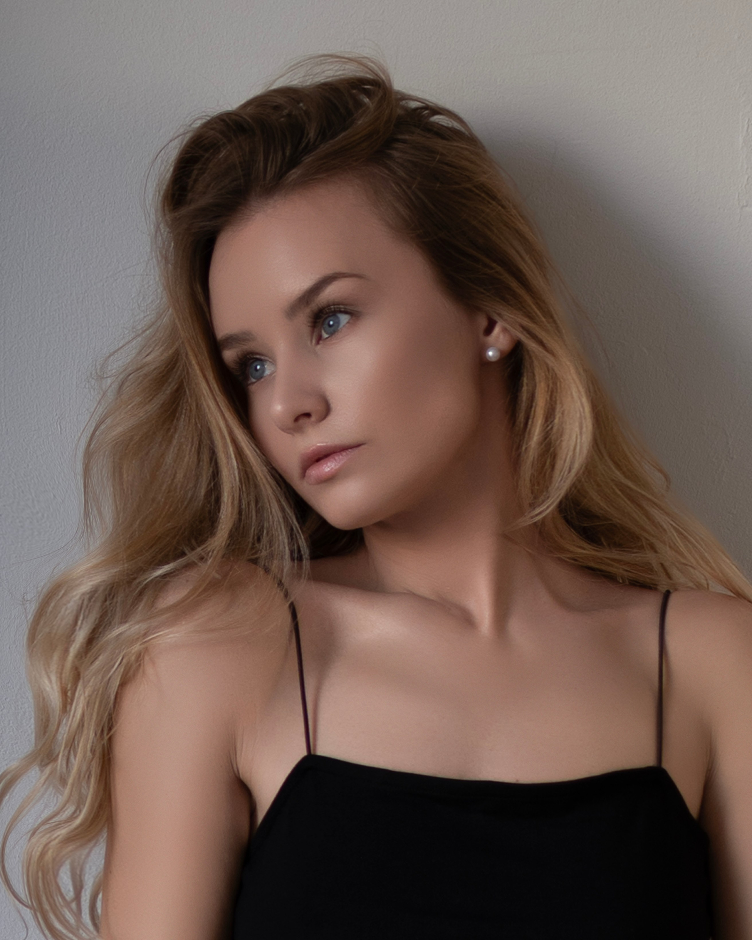 Women Portraits. Home